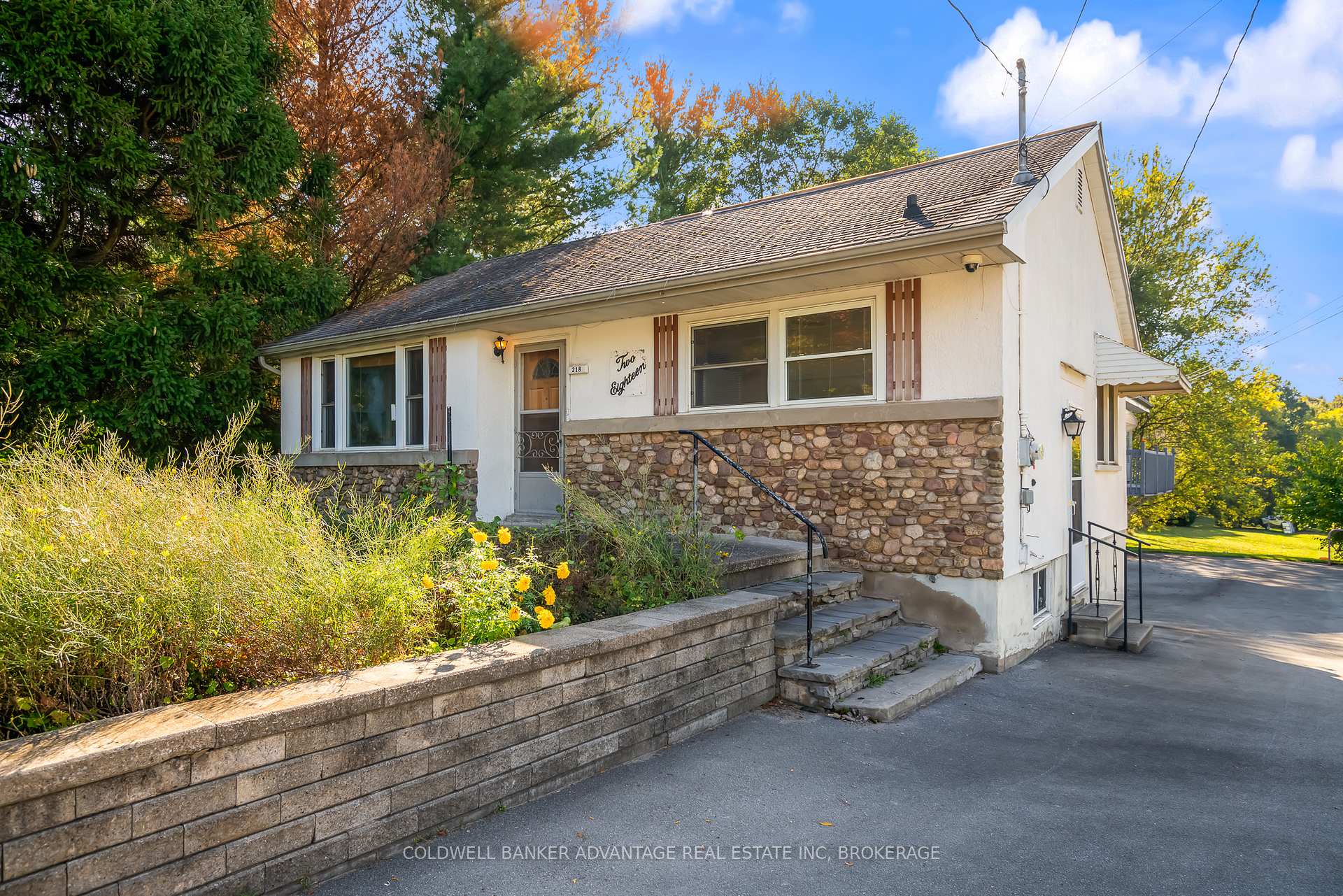 Photo 1 of 218 Canboro Road, Pelham, Fonthill — HOMEH