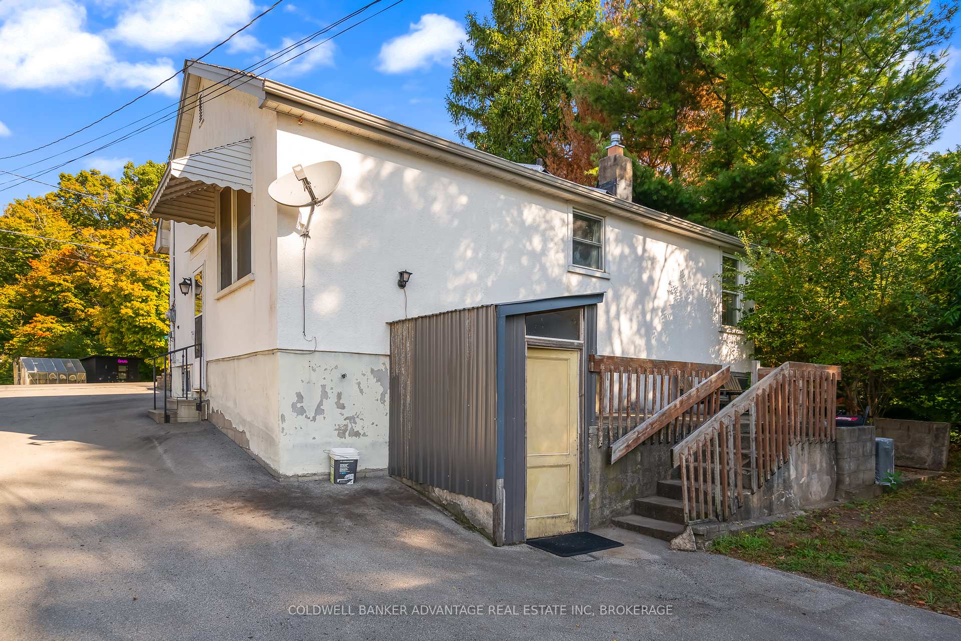 Photo 4 of 218 Canboro Road, Pelham, Fonthill — HOMEH