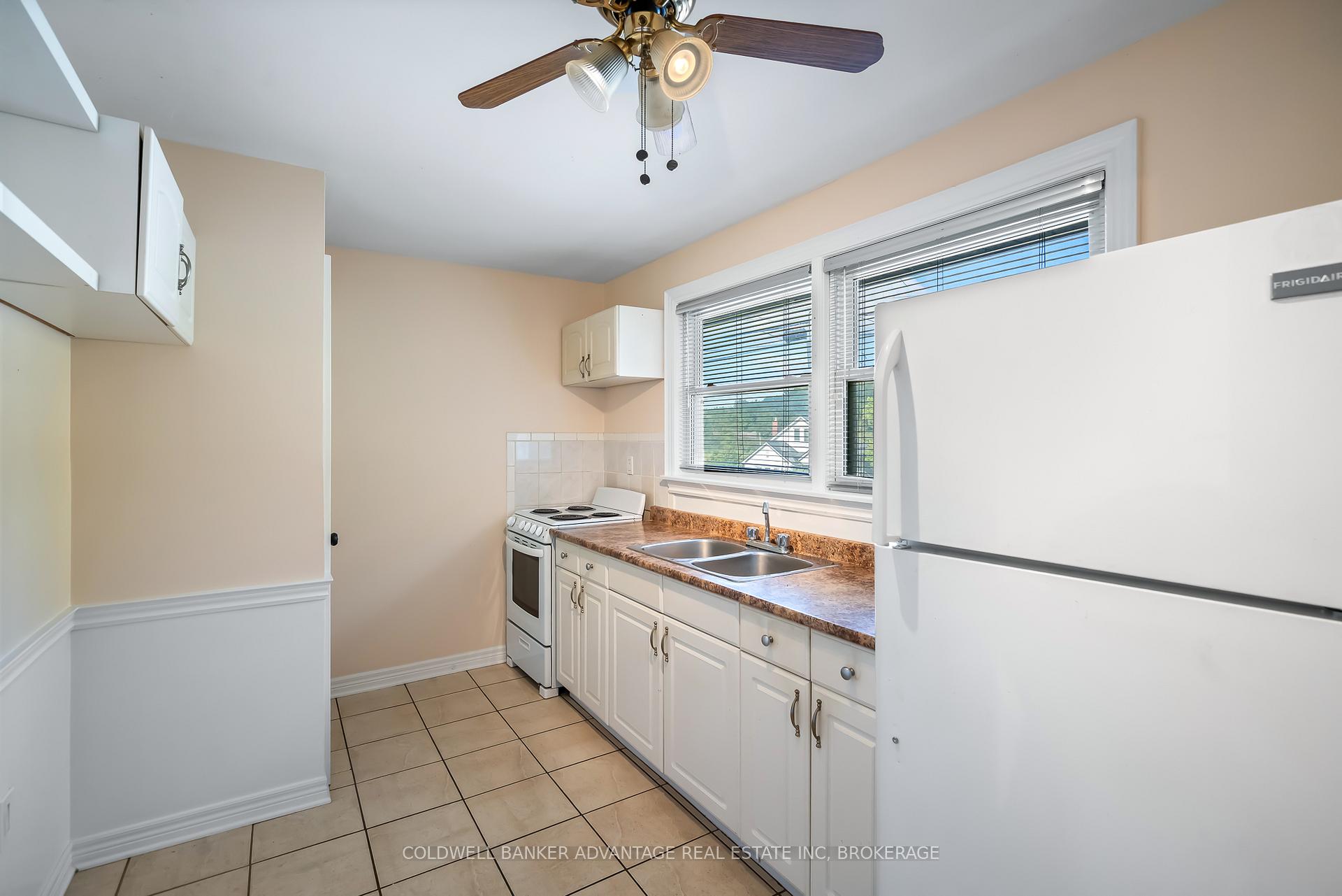 Photo 9 of 218 Canboro Road, Pelham, Fonthill — HOMEH