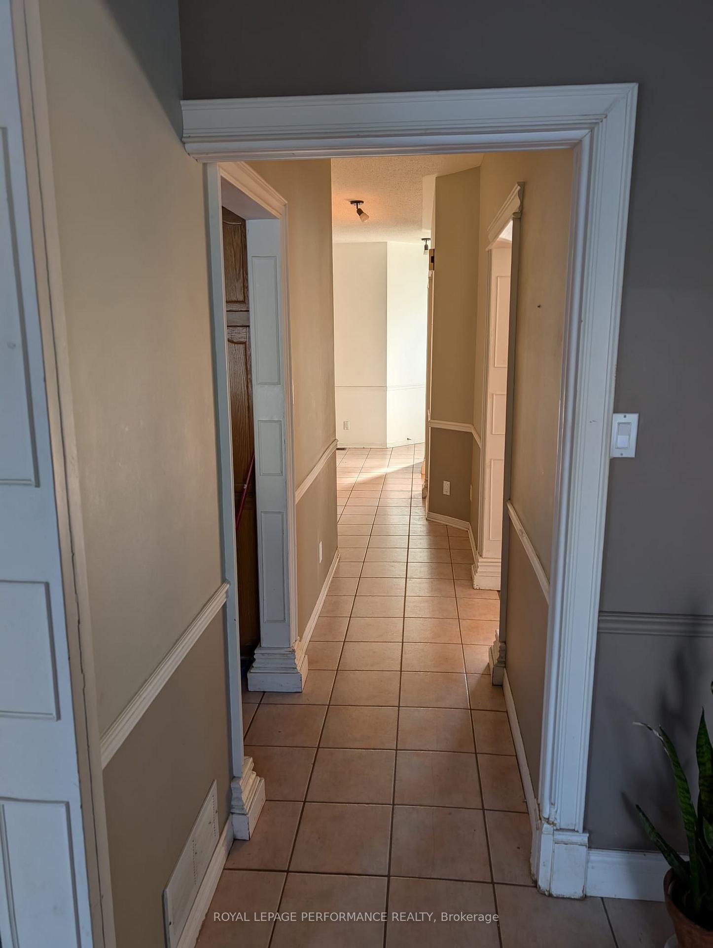 Photo 5 of 1888 Northlands Drive, Ottawa, Fallingbrook/Gardenway South — HOMEH