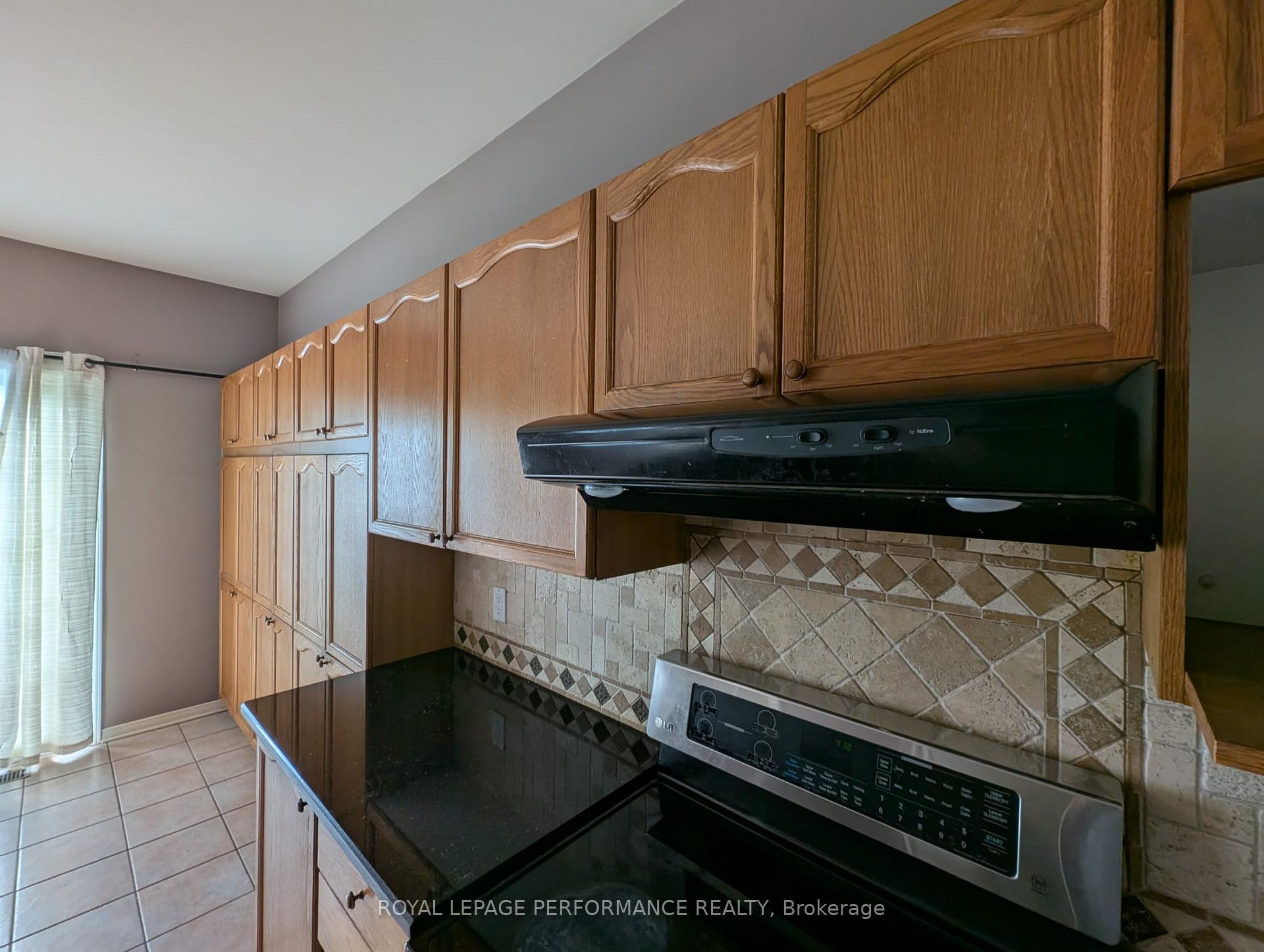 Photo 12 of 1888 Northlands Drive, Ottawa, Fallingbrook/Gardenway South — HOMEH
