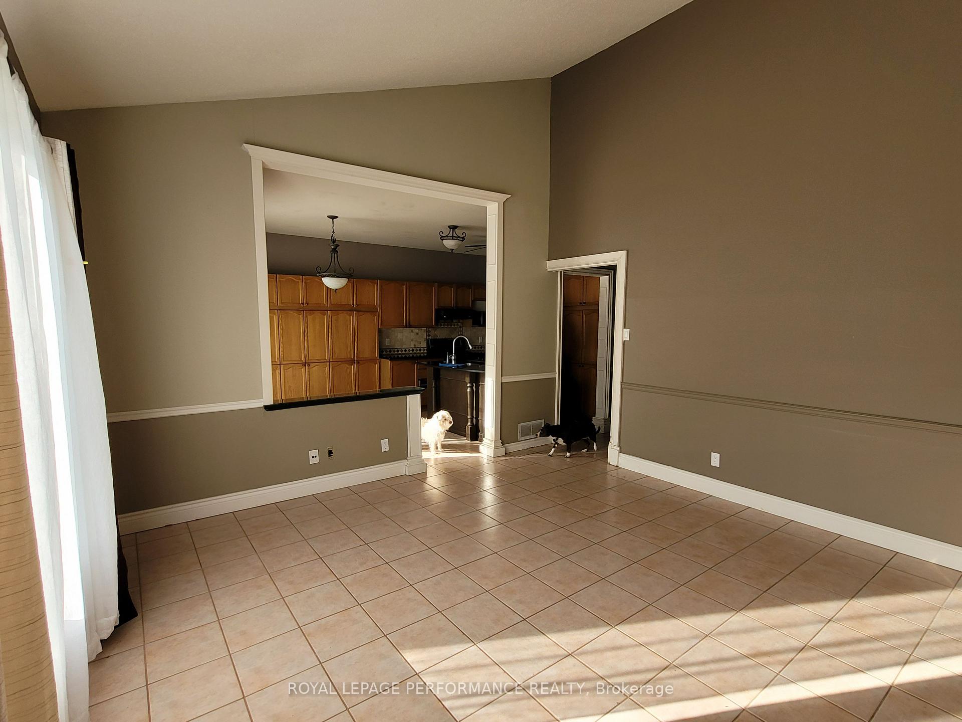 Photo 15 of 1888 Northlands Drive, Ottawa, Fallingbrook/Gardenway South — HOMEH