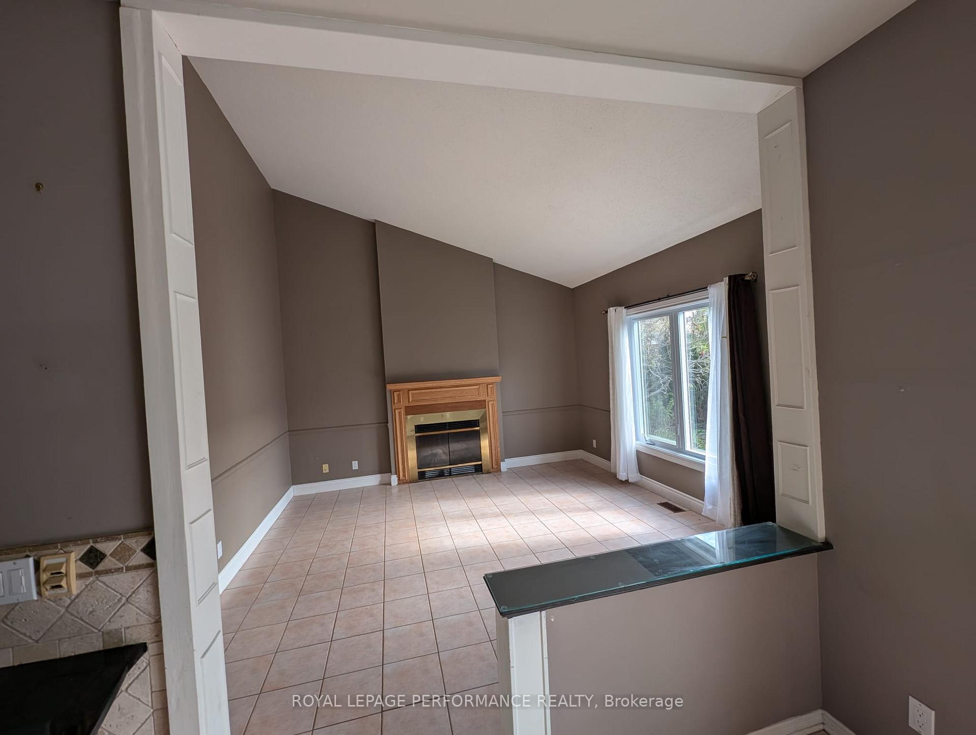 Photo 17 of 1888 Northlands Drive, Ottawa, Fallingbrook/Gardenway South — HOMEH
