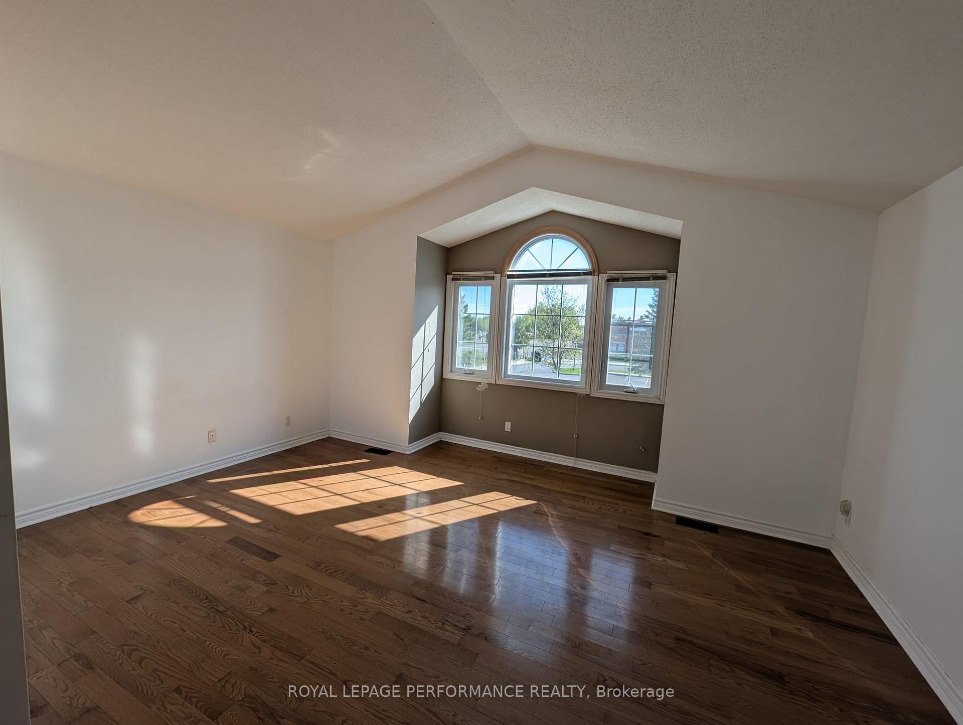 Photo 23 of 1888 Northlands Drive, Ottawa, Fallingbrook/Gardenway South — HOMEH