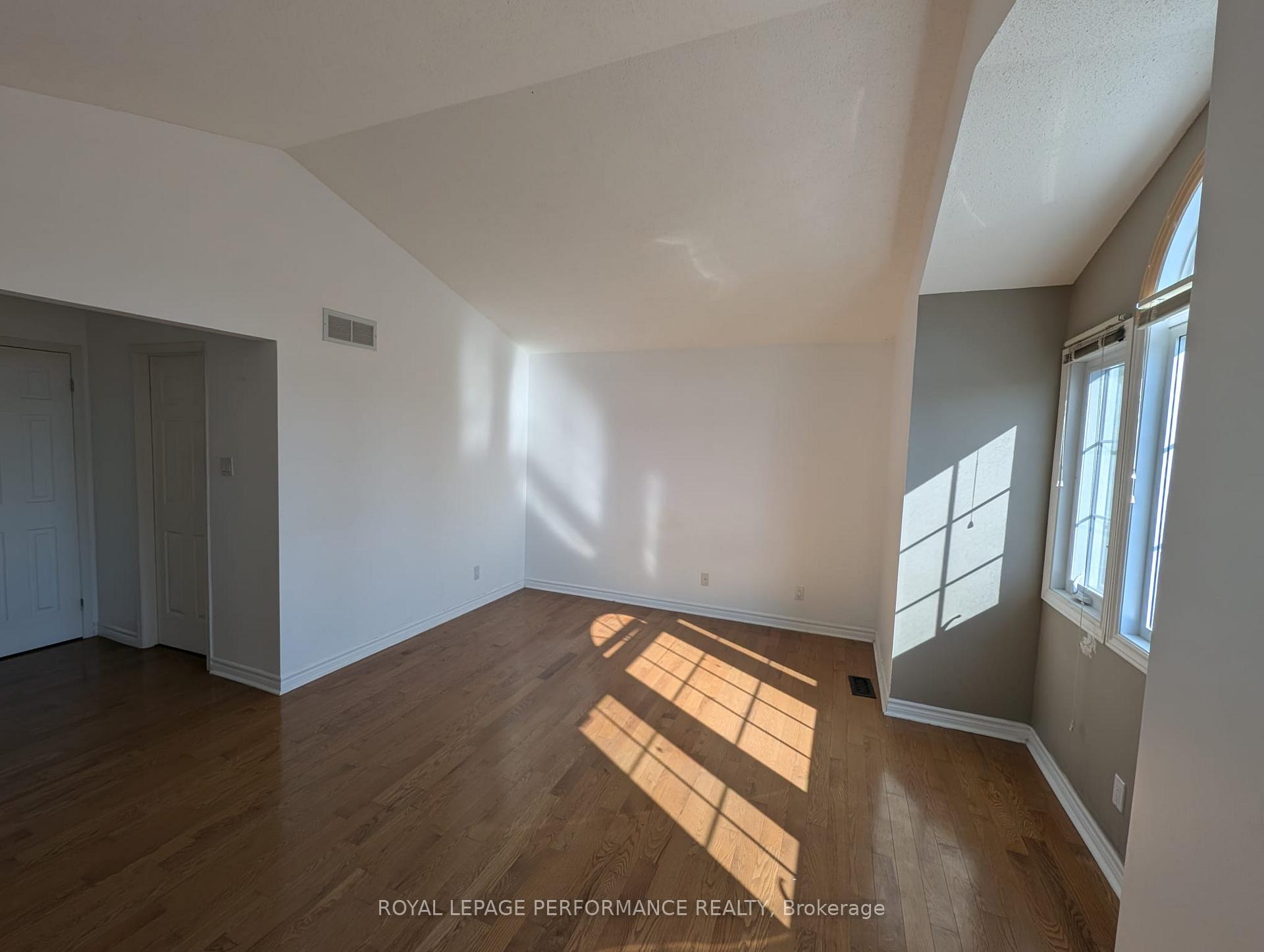 Photo 24 of 1888 Northlands Drive, Ottawa, Fallingbrook/Gardenway South — HOMEH