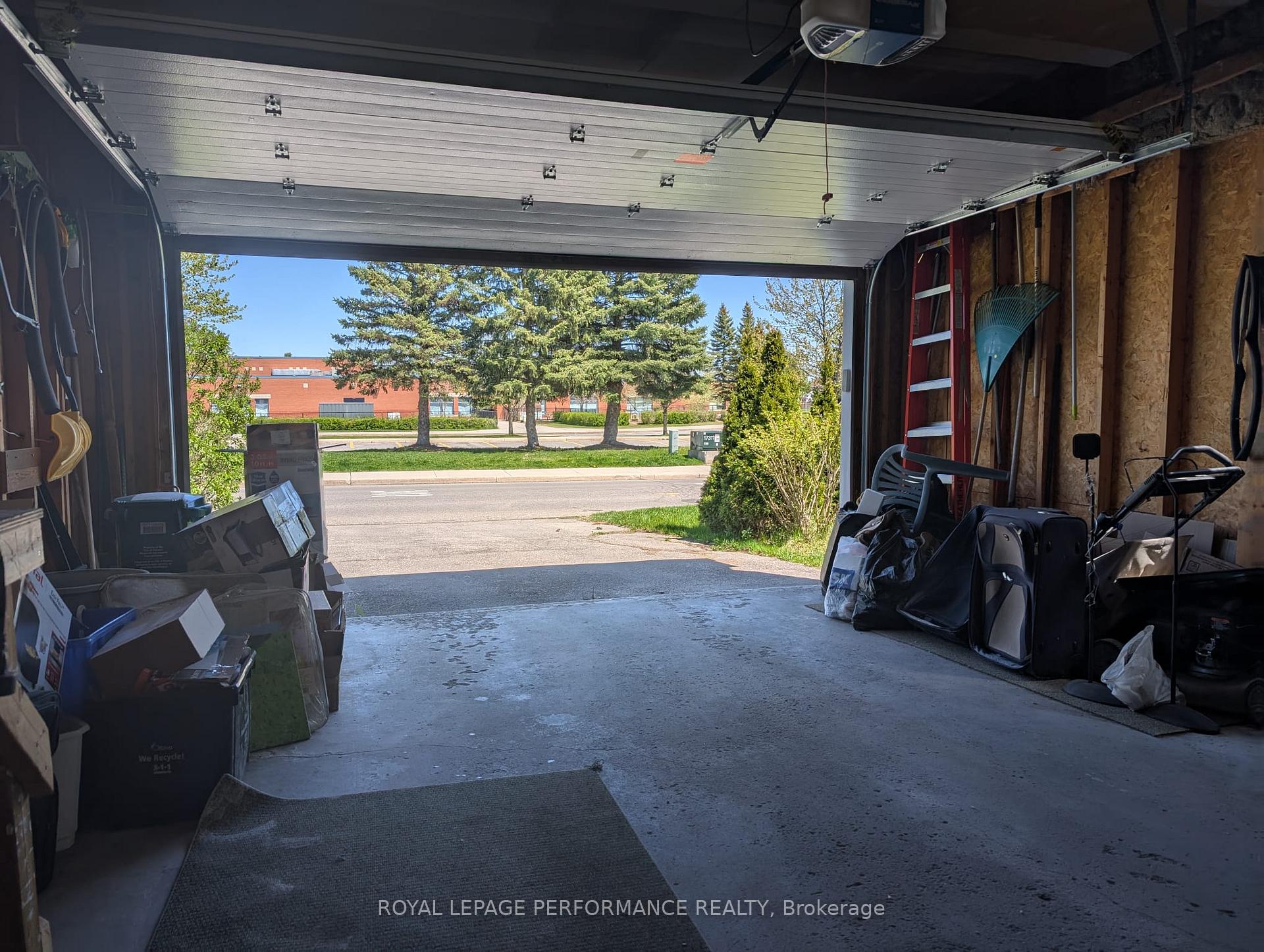 Photo 31 of 1888 Northlands Drive, Ottawa, Fallingbrook/Gardenway South — HOMEH