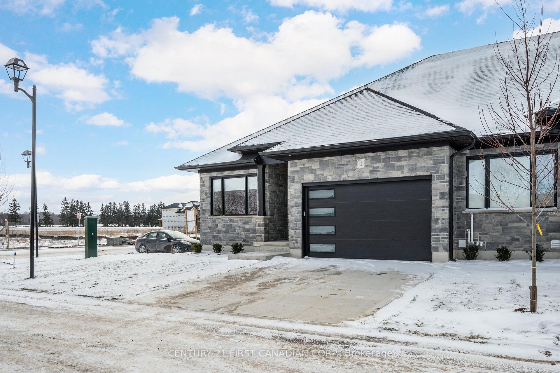 Photo 3 of Unit 1, 32 Postma Crescent, North Middlesex, Alisa Craig — HOMEH