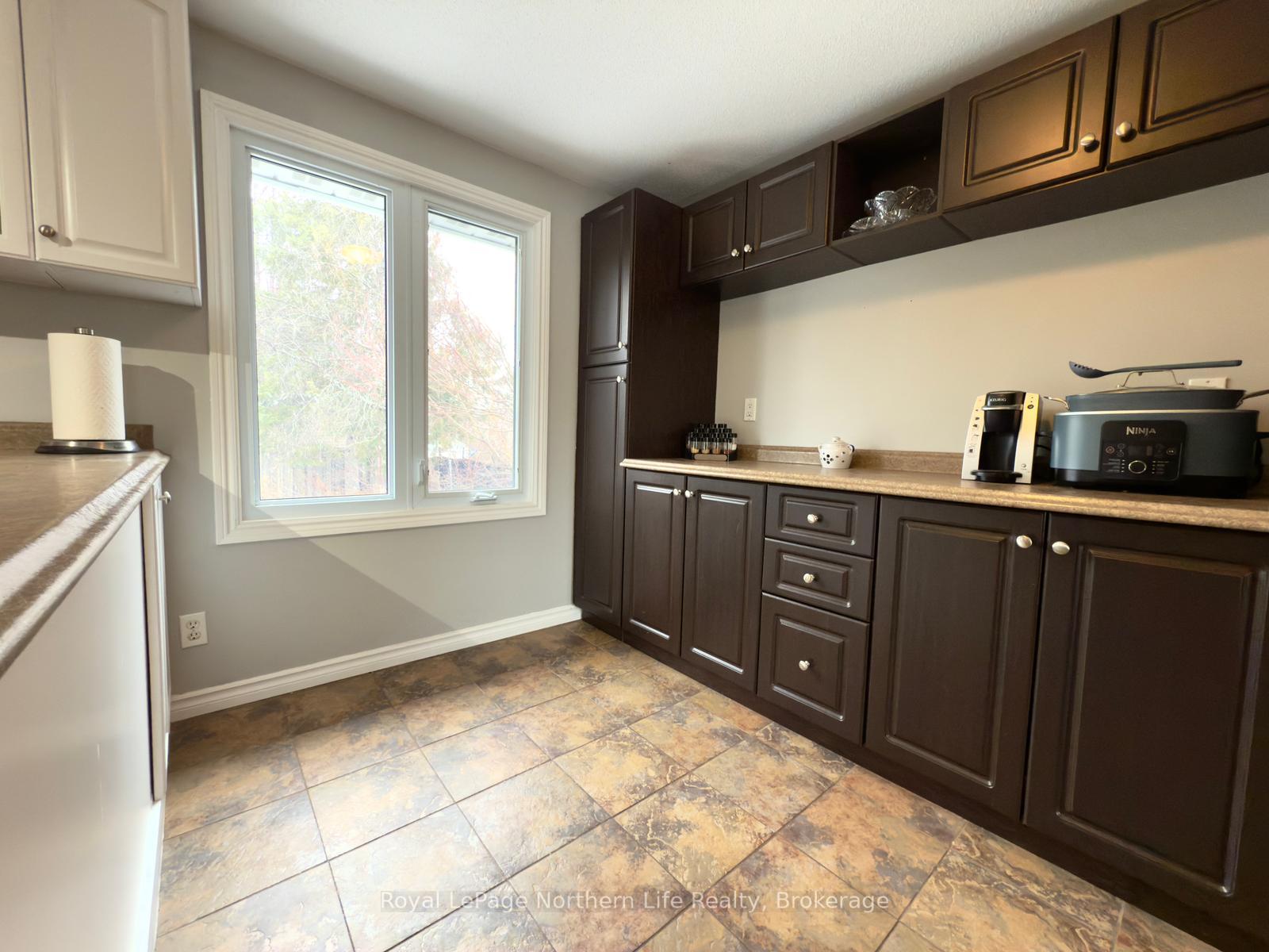 Photo 6 of 570 Ursula Street, North Bay, College Heights — HOMEH