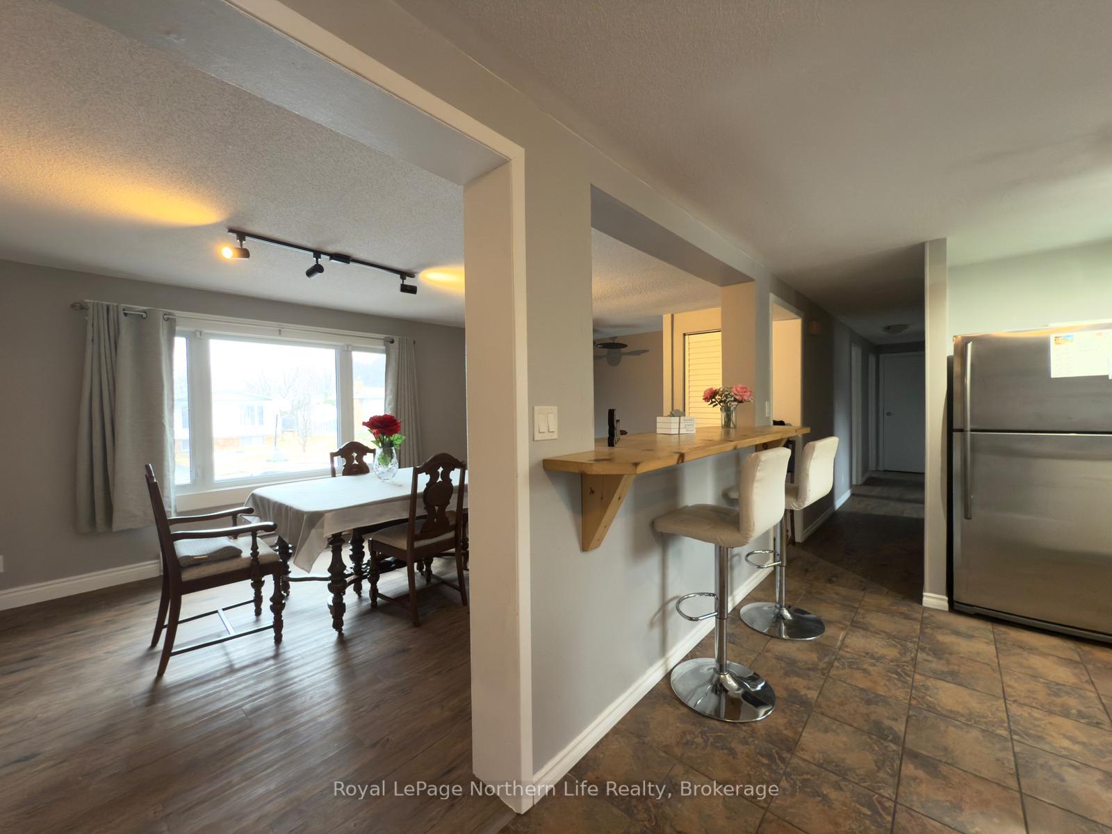 Photo 8 of 570 Ursula Street, North Bay, College Heights — HOMEH