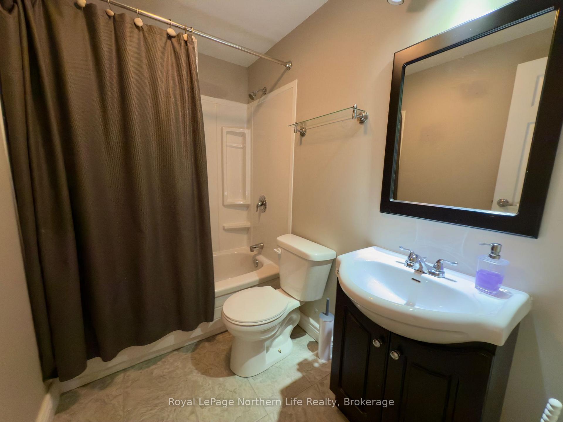 Photo 16 of 570 Ursula Street, North Bay, College Heights — HOMEH