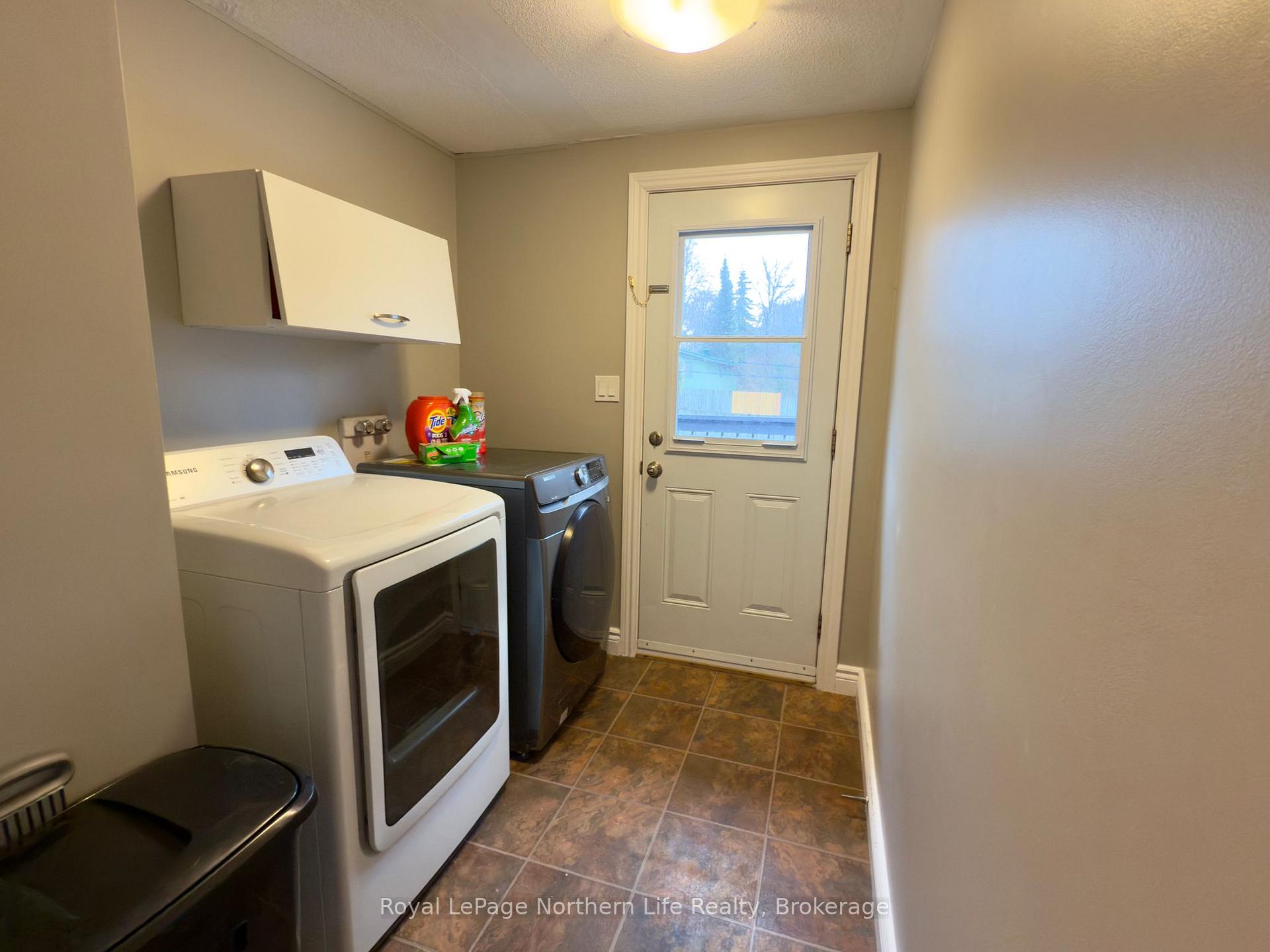 Photo 17 of 570 Ursula Street, North Bay, College Heights — HOMEH