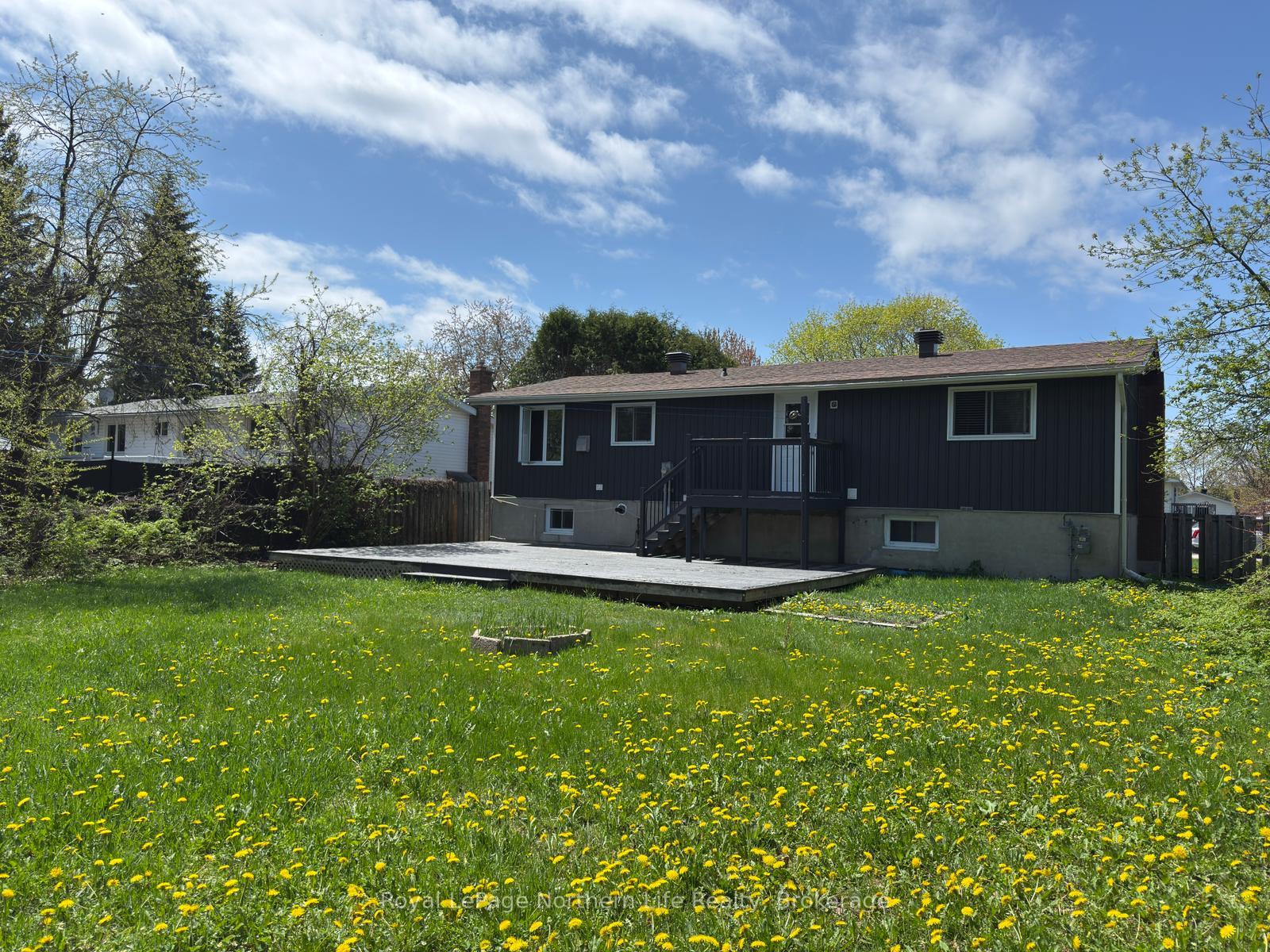 Photo 34 of 570 Ursula Street, North Bay, College Heights — HOMEH
