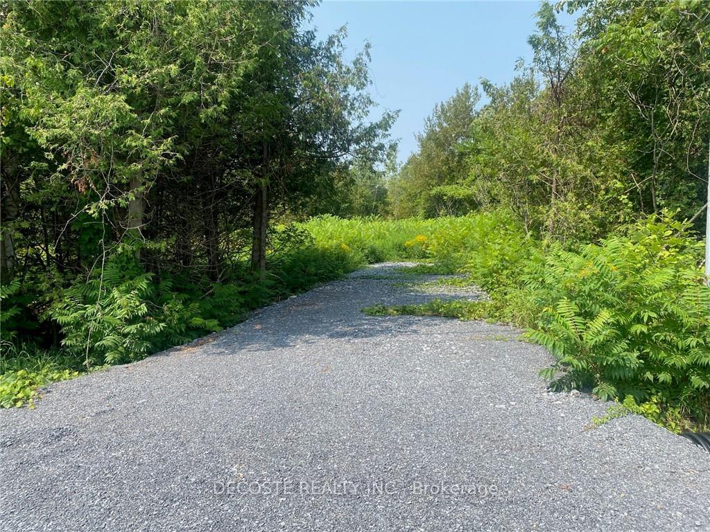 Front of 20091 Kenyon Concession 1 Road
