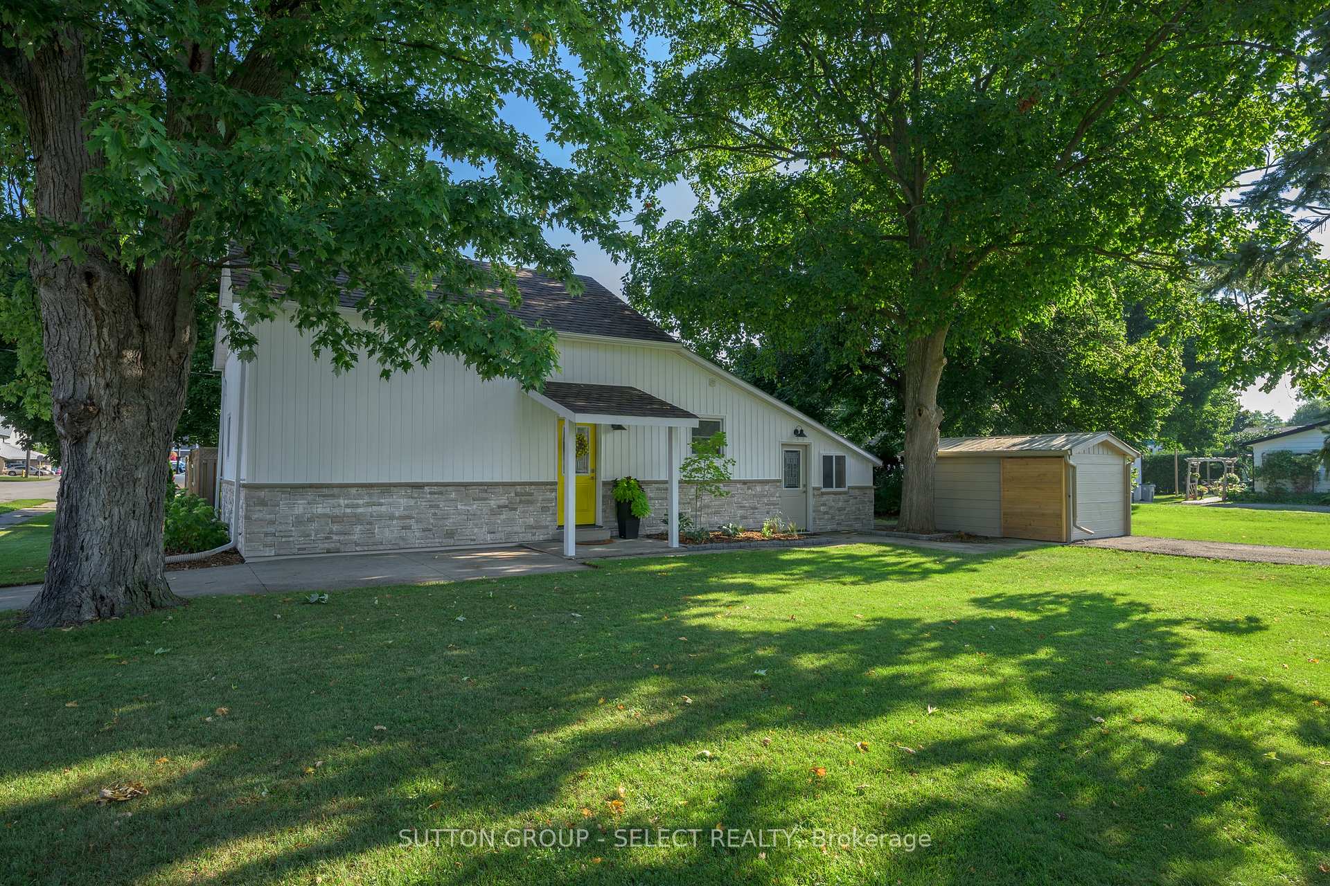 Photo 3 of 132 Craig Street, North Middlesex, Alisa Craig — HOMEH