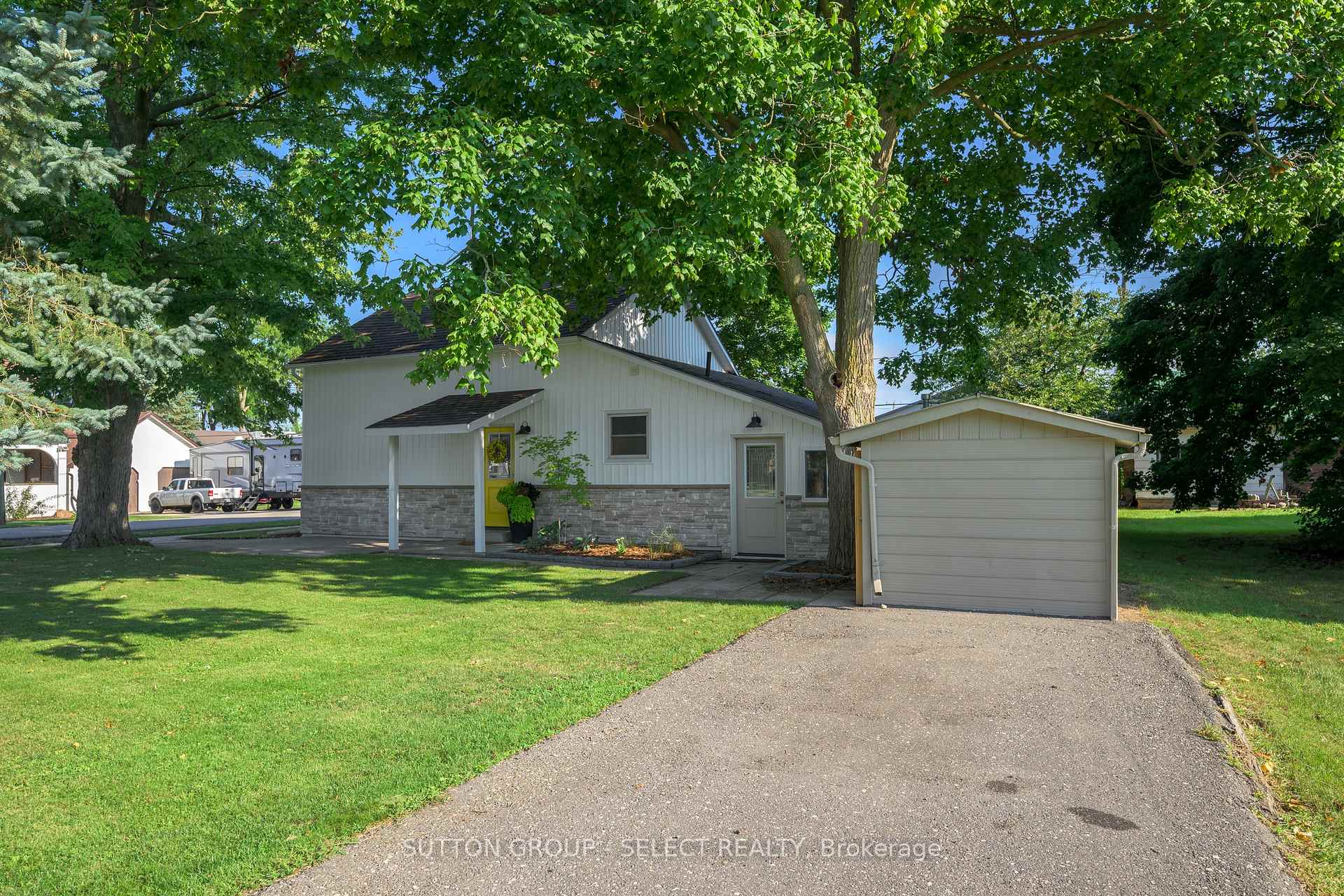 Photo 42 of 132 Craig Street, North Middlesex, Alisa Craig — HOMEH