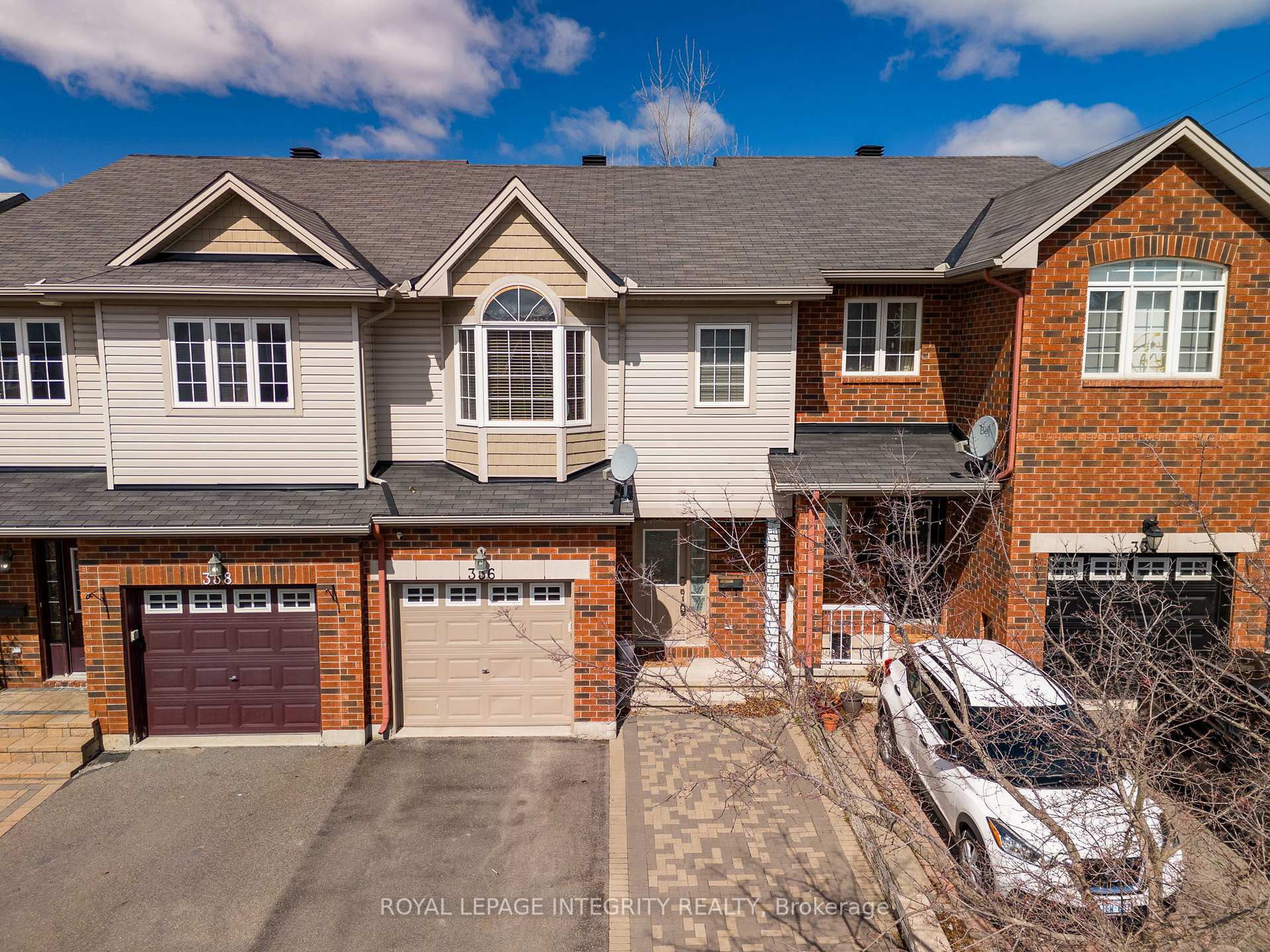 Photo 2 of 336 Rolling Meadow Crescent, Ottawa, Mer Bleue/Bradley Estates/Anderson Park — HOMEH