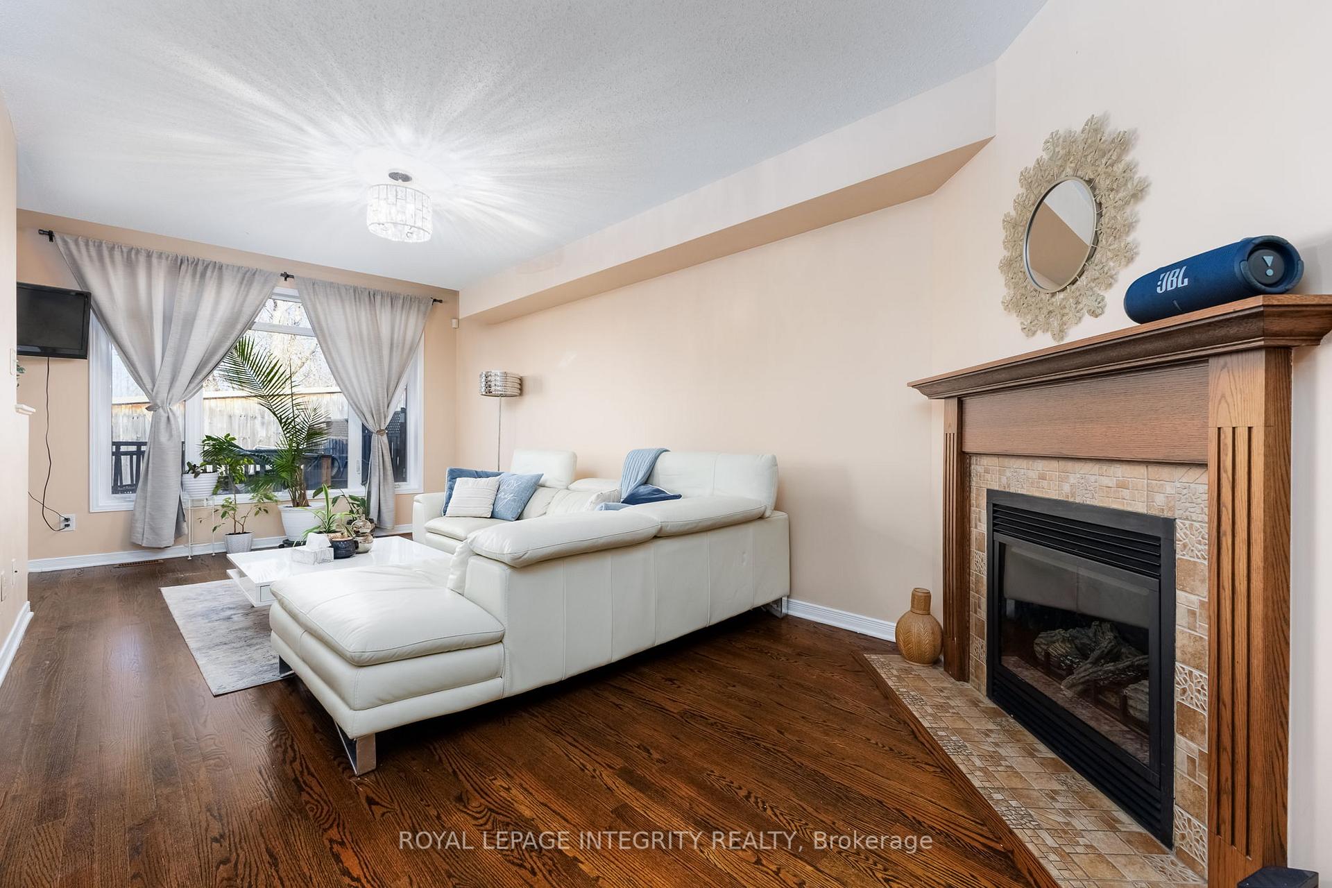 Photo 4 of 336 Rolling Meadow Crescent, Ottawa, Mer Bleue/Bradley Estates/Anderson Park — HOMEH