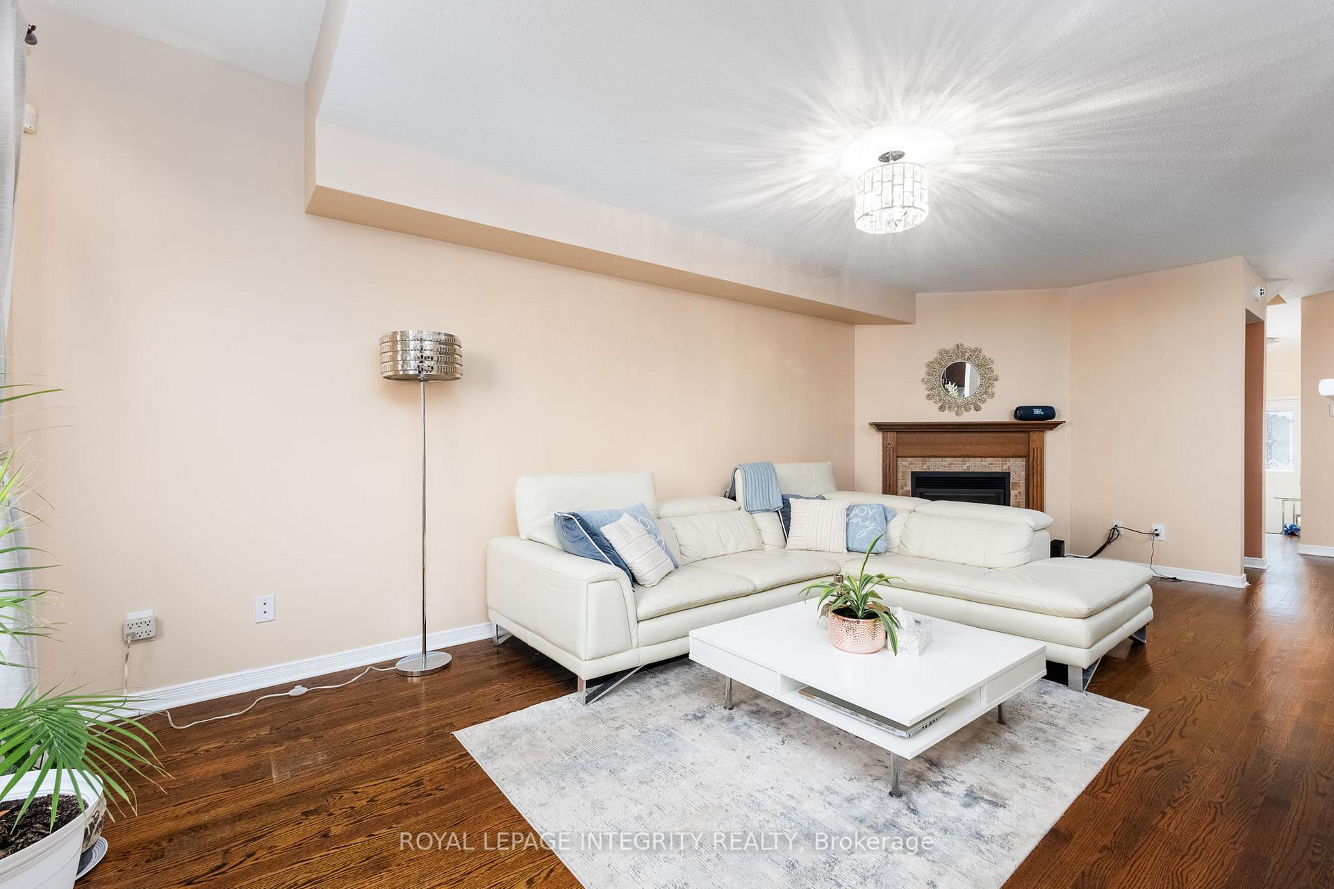 Photo 6 of 336 Rolling Meadow Crescent, Ottawa, Mer Bleue/Bradley Estates/Anderson Park — HOMEH