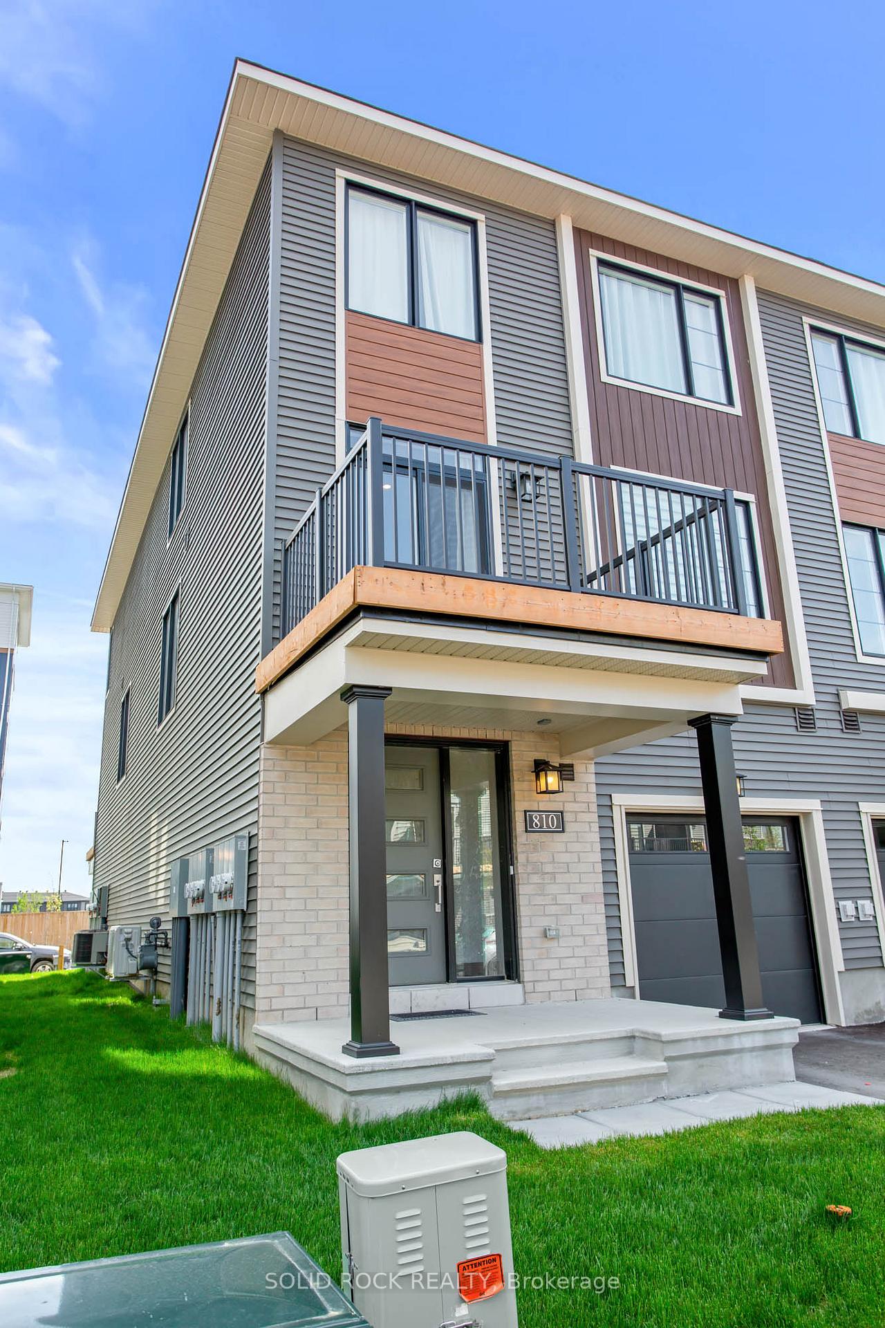 Photo 3 of 810 Glissade Grove, Ottawa, Avalon West — HOMEH