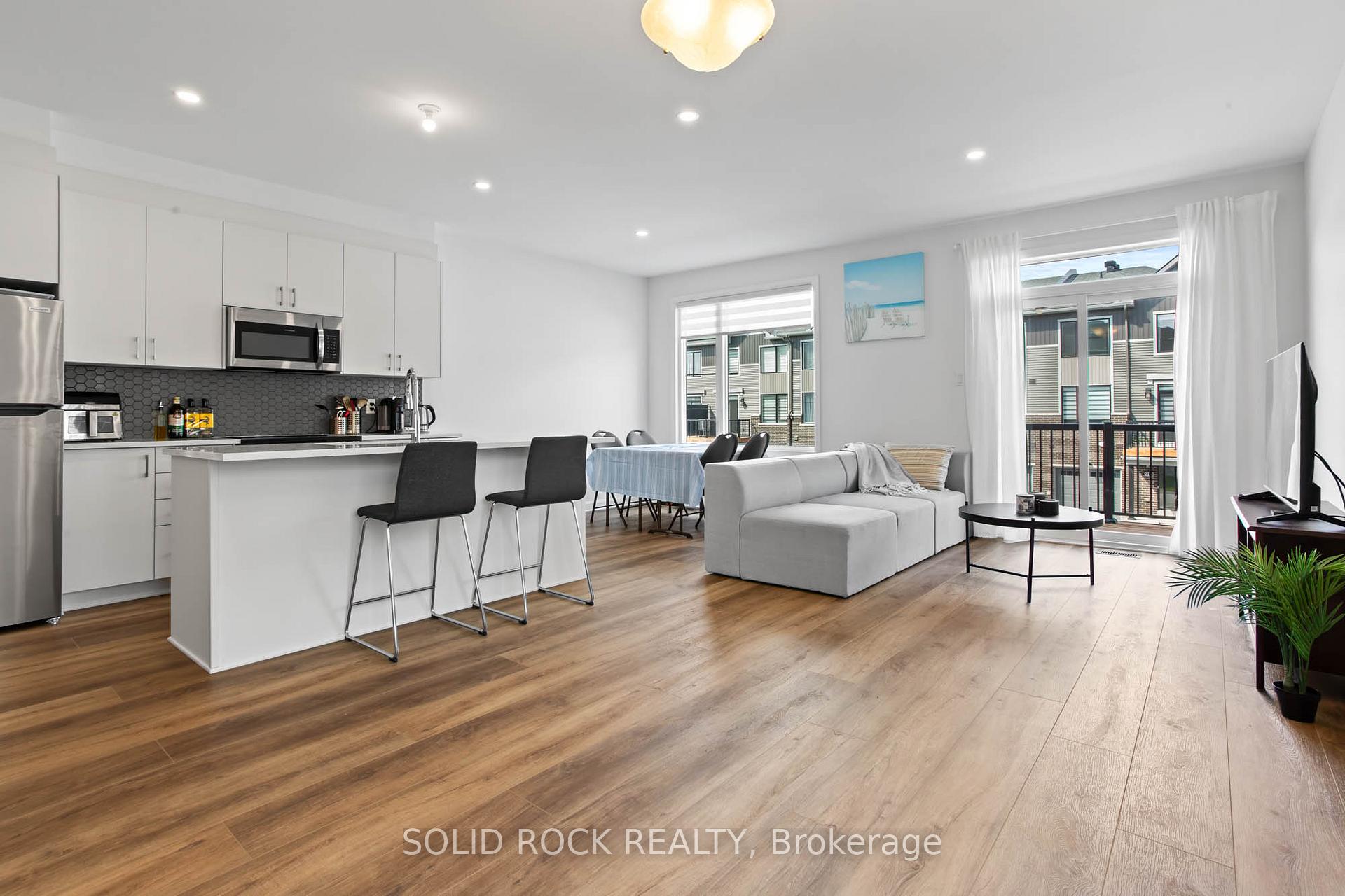 Photo 8 of 810 Glissade Grove, Ottawa, Avalon West — HOMEH