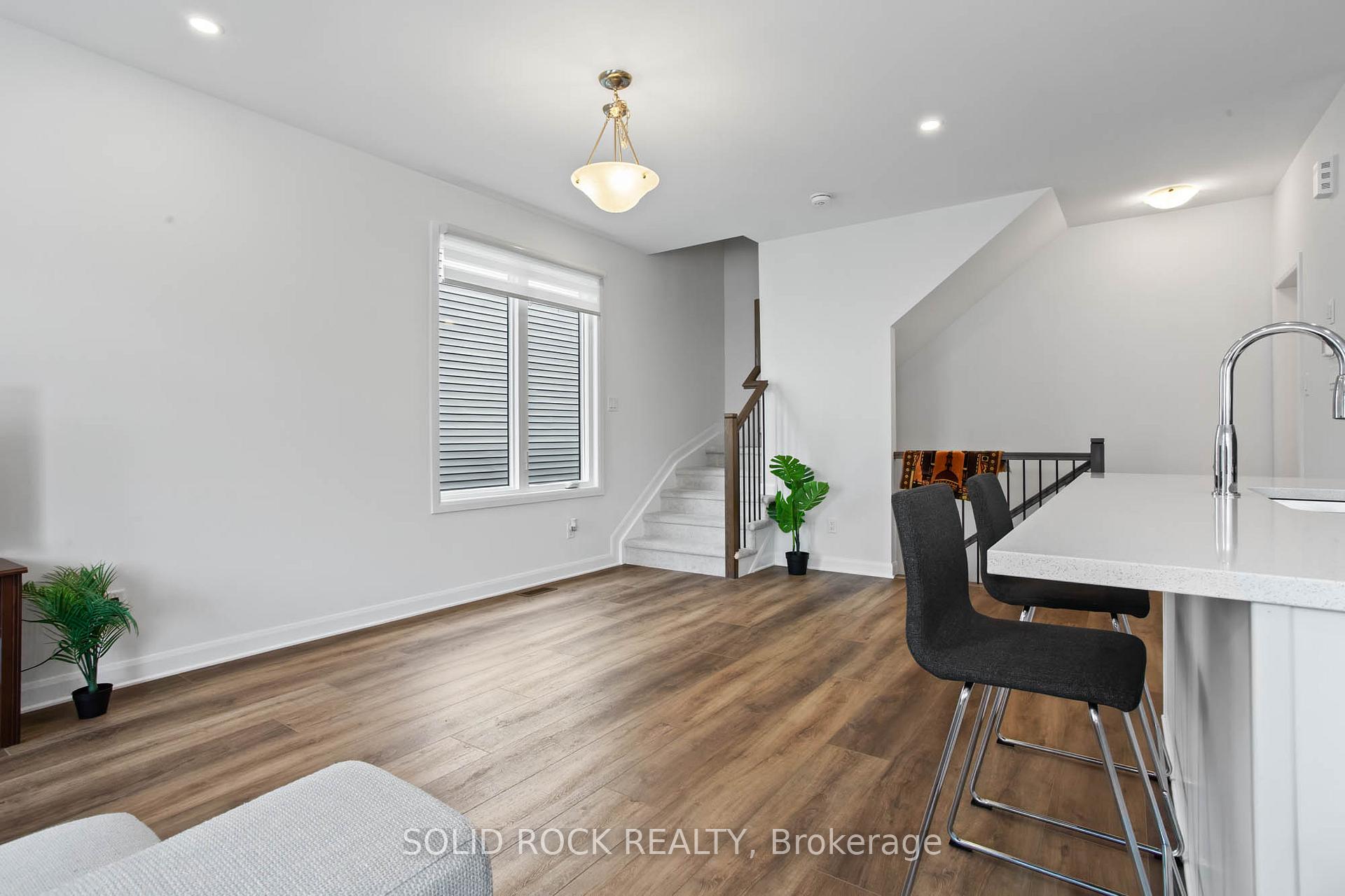 Photo 16 of 810 Glissade Grove, Ottawa, Avalon West — HOMEH