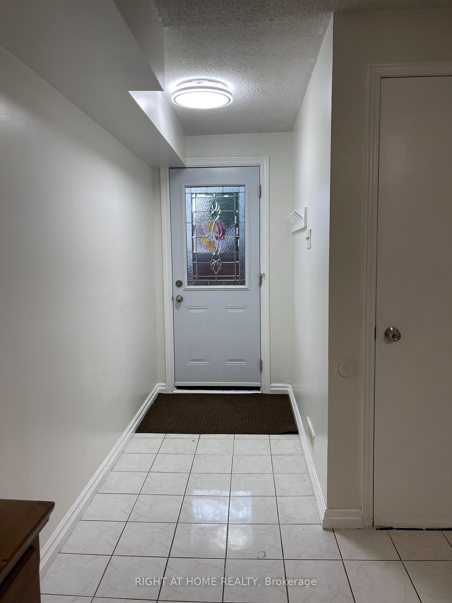 Photo 2 of Unit Lower, 4128 Dursley Crescent, Mississauga, Rathwood — HOMEH