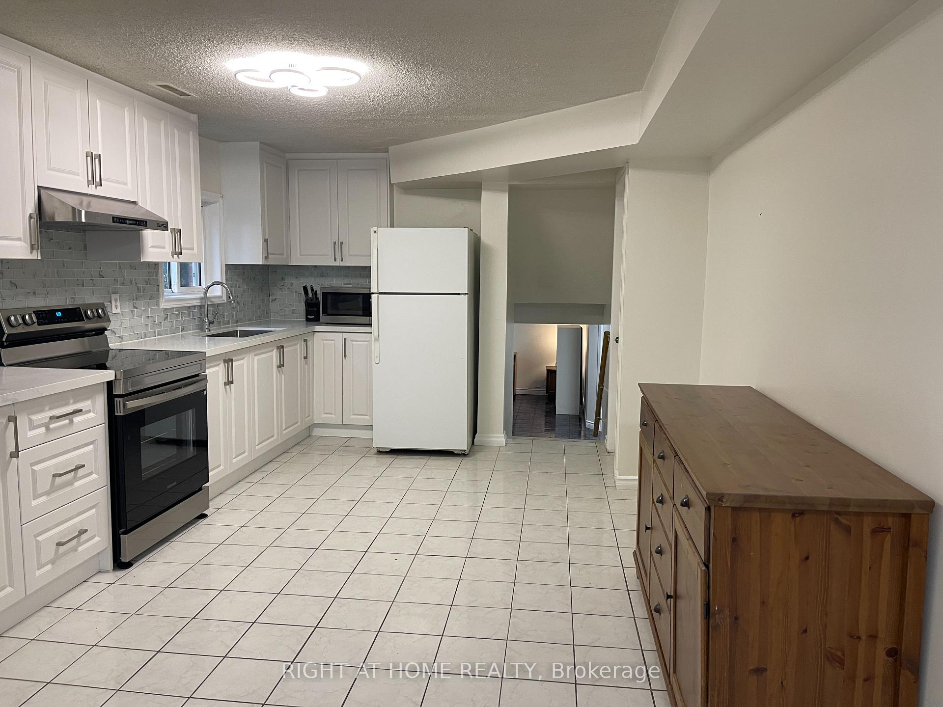 Photo 9 of Unit Lower, 4128 Dursley Crescent, Mississauga, Rathwood — HOMEH