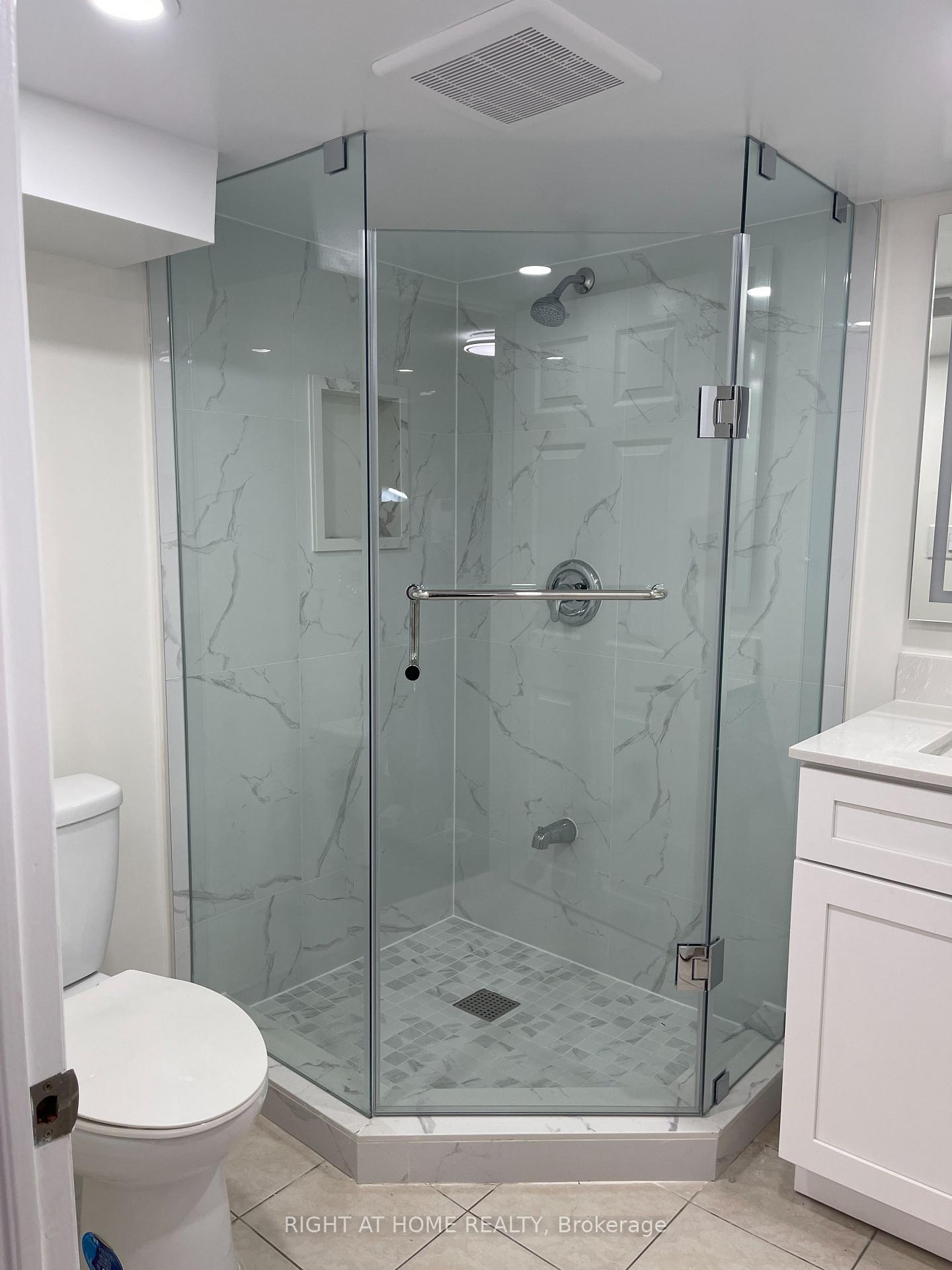 Photo 8 of Unit Lower, 4128 Dursley Crescent, Mississauga, Rathwood — HOMEH