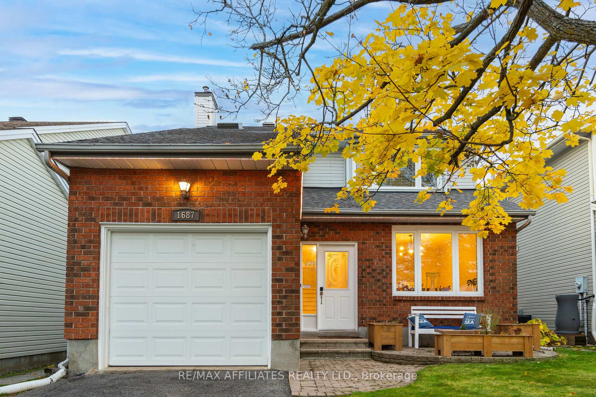 Photo 1 of 1687 Tache Way, Ottawa, Fallingbrook/Pineridge — HOMEH