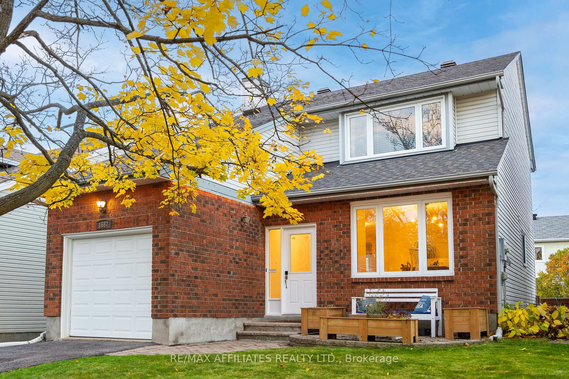 Photo 2 of 1687 Tache Way, Ottawa, Fallingbrook/Pineridge — HOMEH