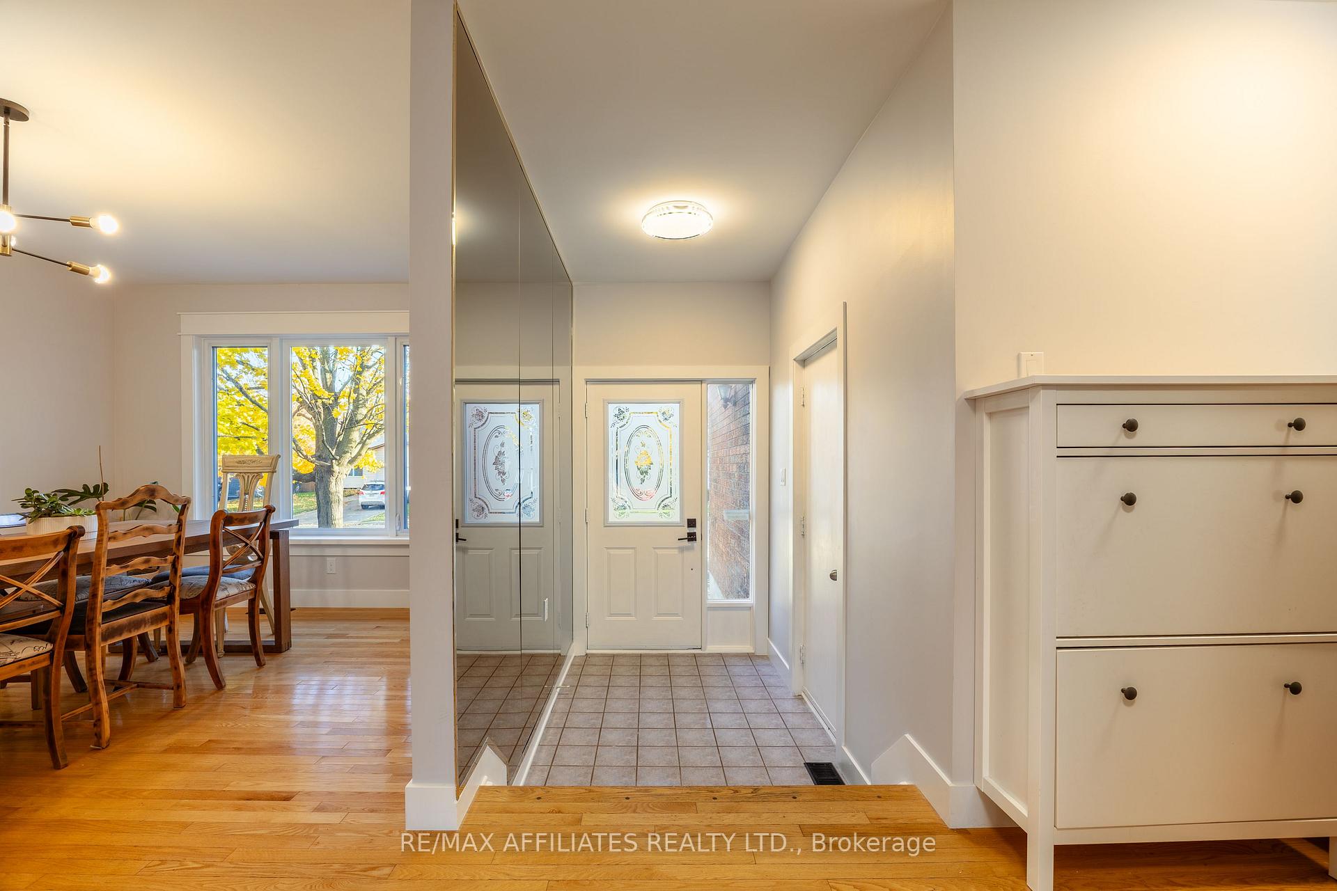 Photo 4 of 1687 Tache Way, Ottawa, Fallingbrook/Pineridge — HOMEH