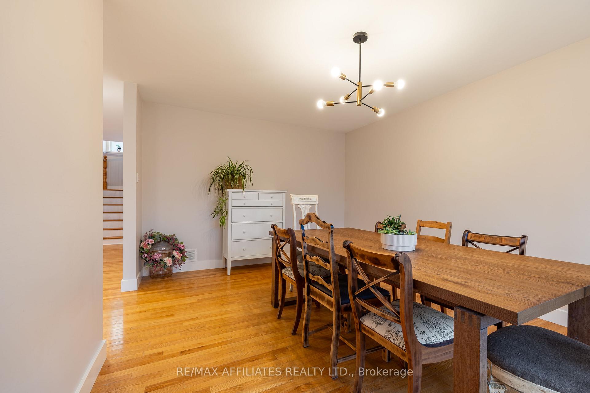 Photo 6 of 1687 Tache Way, Ottawa, Fallingbrook/Pineridge — HOMEH