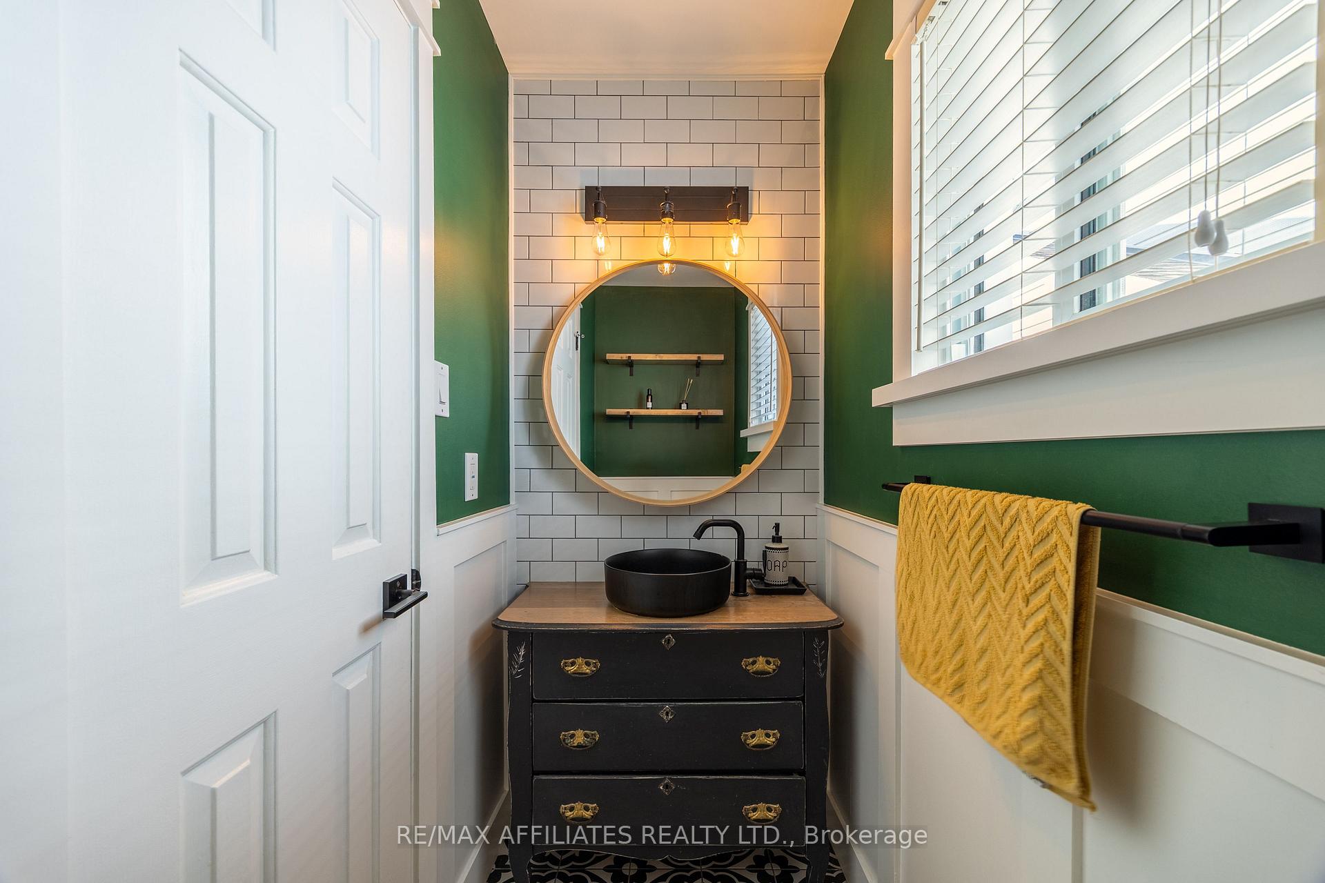 Photo 12 of 1687 Tache Way, Ottawa, Fallingbrook/Pineridge — HOMEH