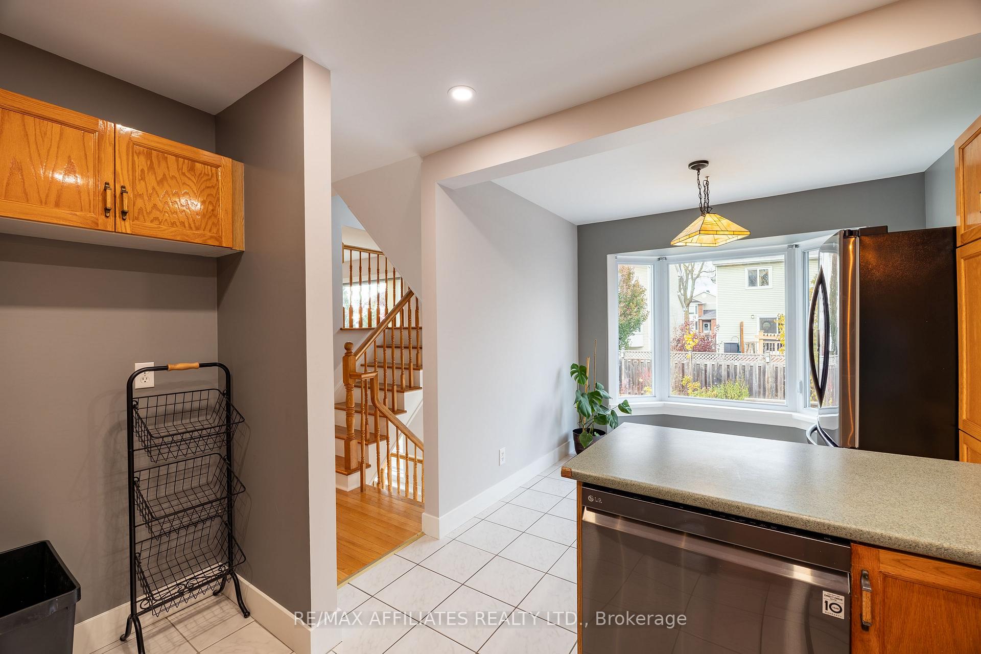 Photo 16 of 1687 Tache Way, Ottawa, Fallingbrook/Pineridge — HOMEH