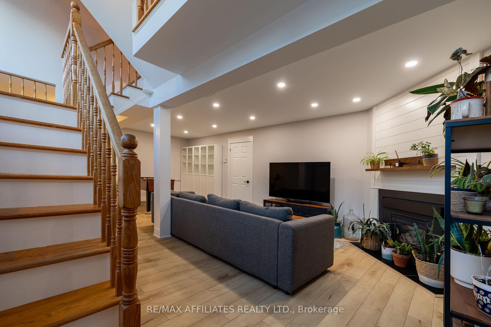 Photo 32 of 1687 Tache Way, Ottawa, Fallingbrook/Pineridge — HOMEH