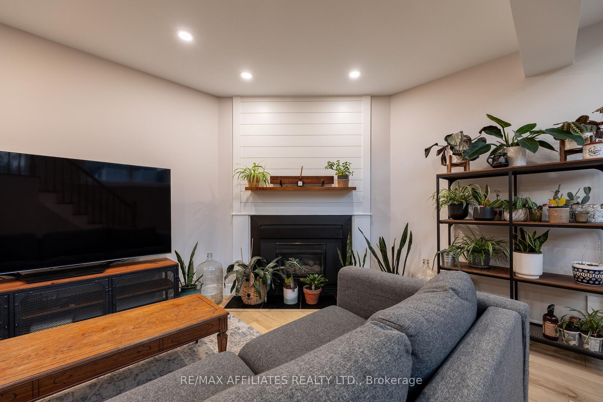 Photo 34 of 1687 Tache Way, Ottawa, Fallingbrook/Pineridge — HOMEH