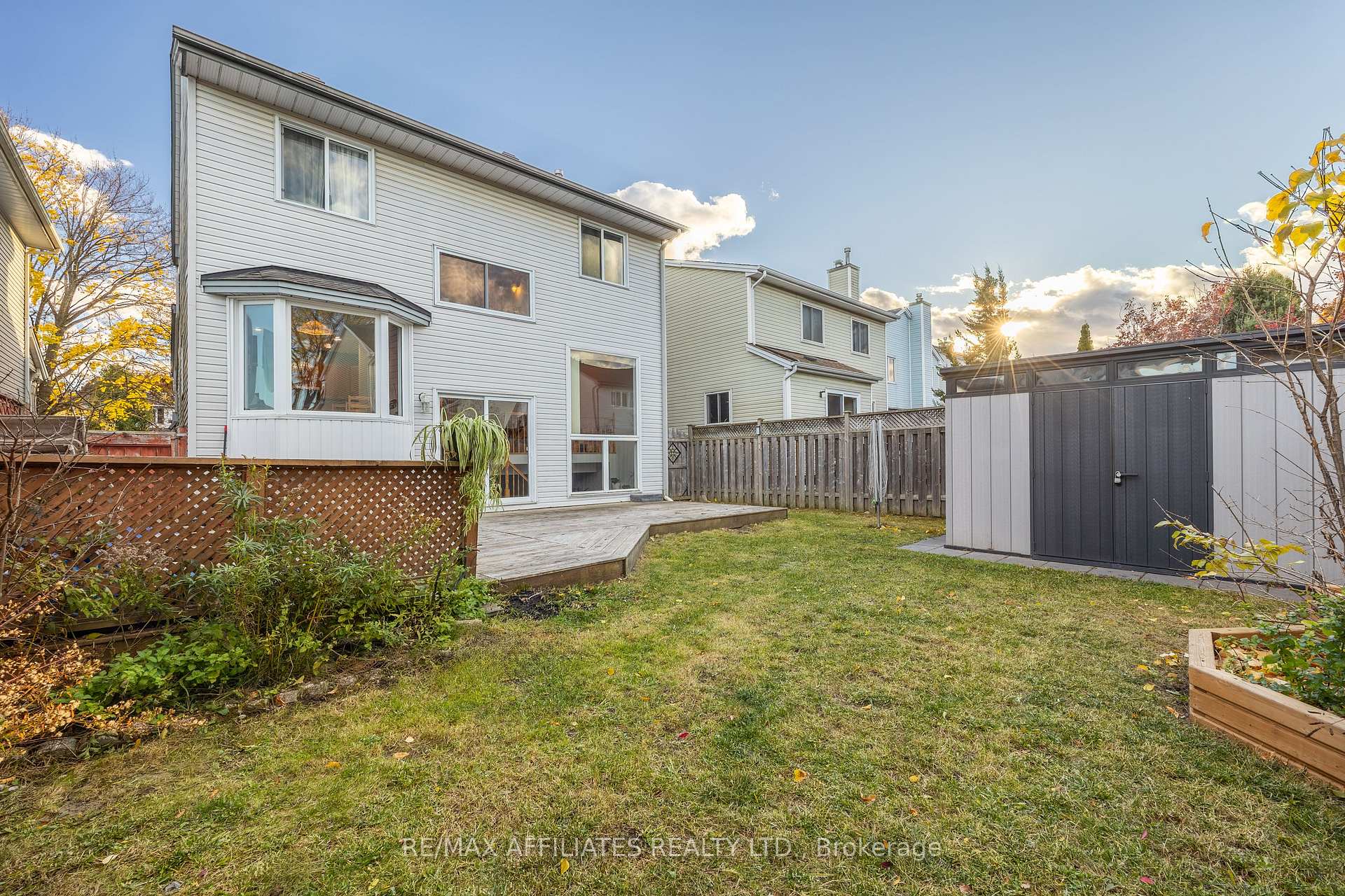 Photo 38 of 1687 Tache Way, Ottawa, Fallingbrook/Pineridge — HOMEH