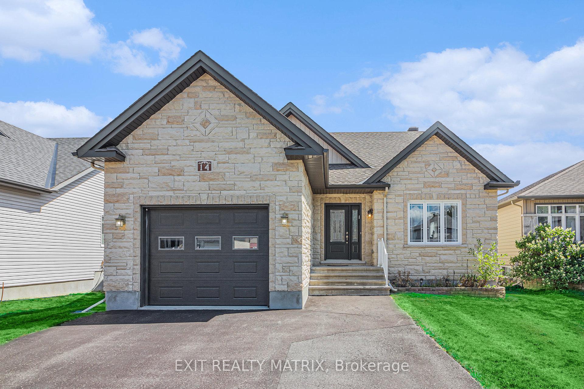 Photo 2 of 14 Provost Street, North Stormont, North Stormont (Finch) Twp — HOMEH