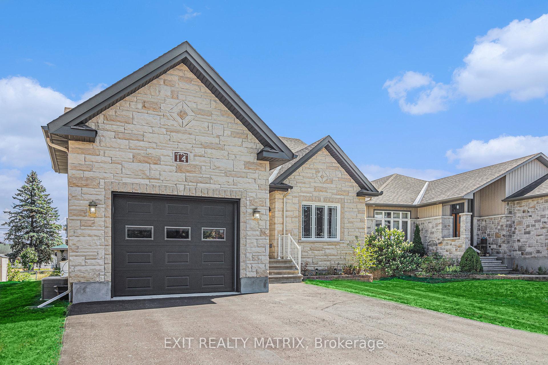 Photo 3 of 14 Provost Street, North Stormont, North Stormont (Finch) Twp — HOMEH