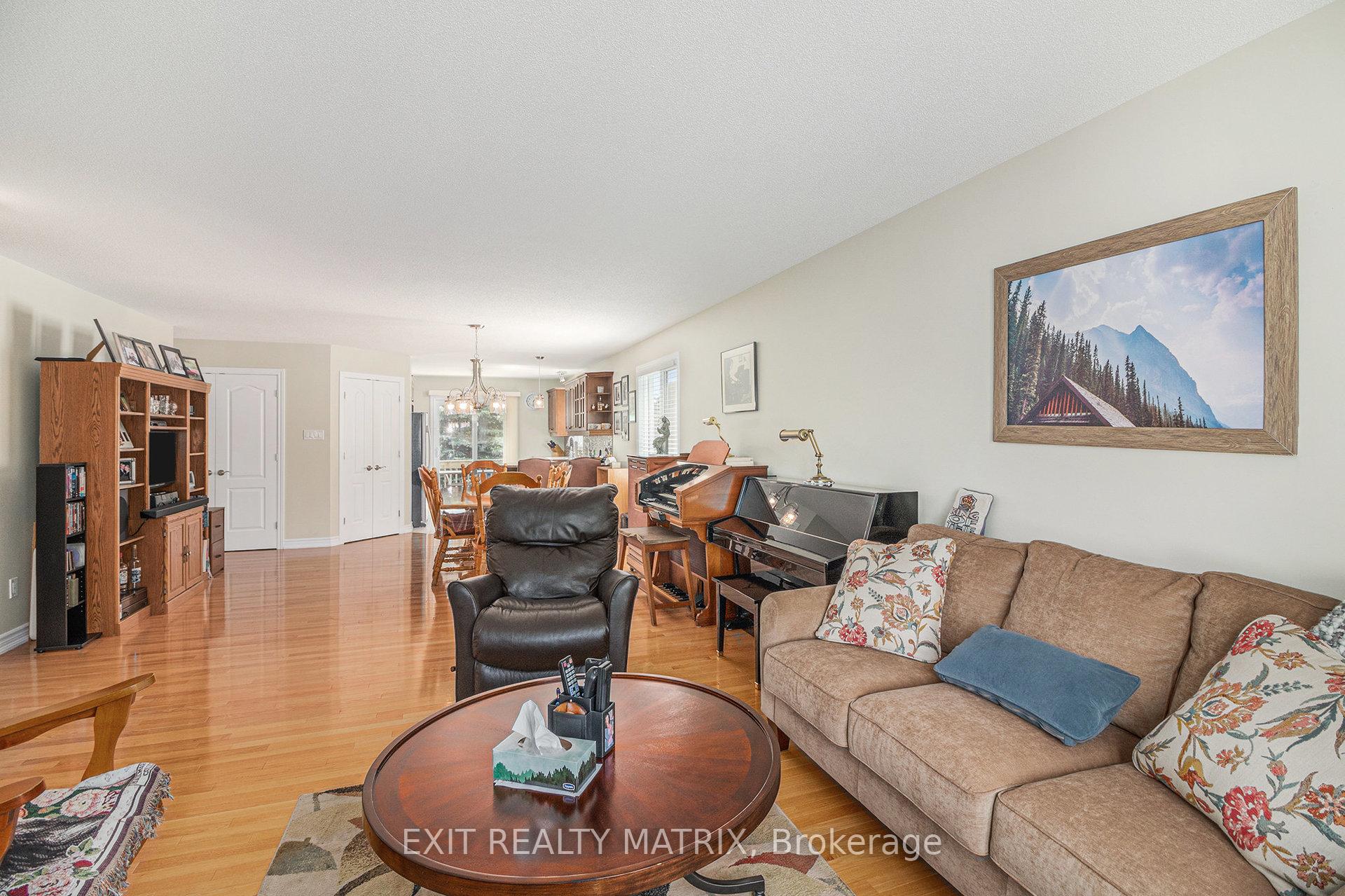 Photo 10 of 14 Provost Street, North Stormont, North Stormont (Finch) Twp — HOMEH
