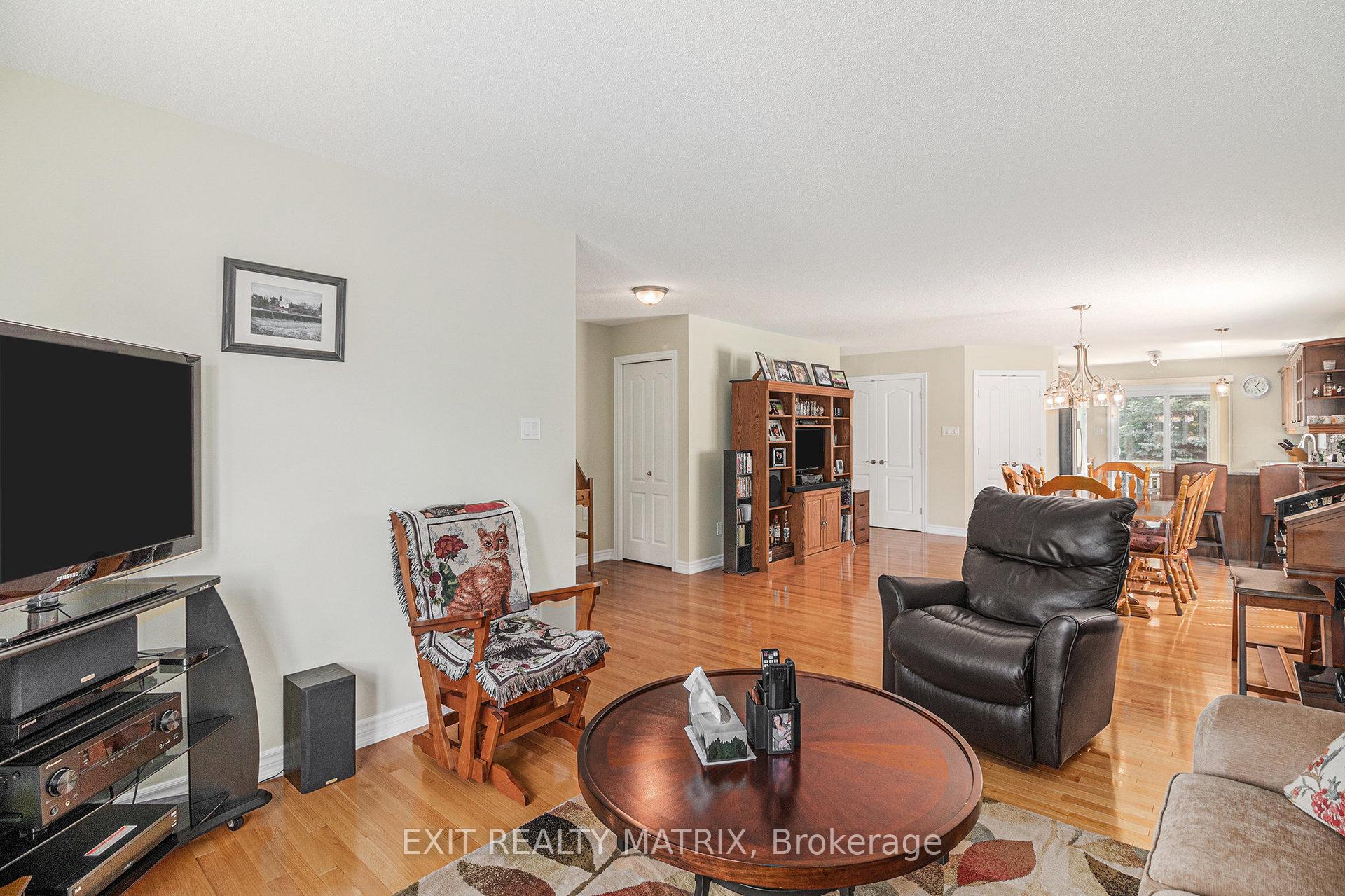 Photo 11 of 14 Provost Street, North Stormont, North Stormont (Finch) Twp — HOMEH