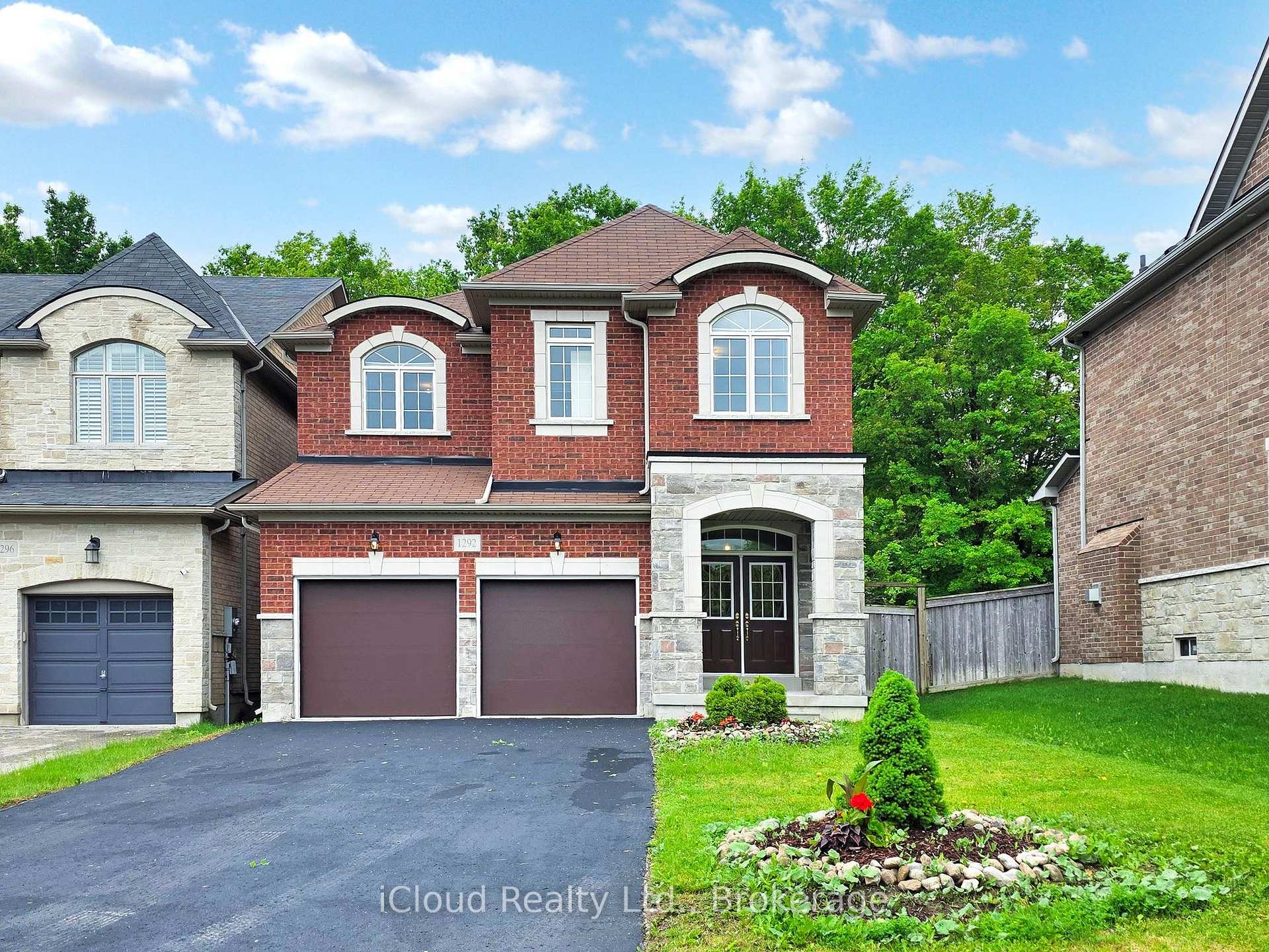Photo 2 of 1292 Mccron Crescent E, Newmarket, Stonehaven-Wyndham — HOMEH