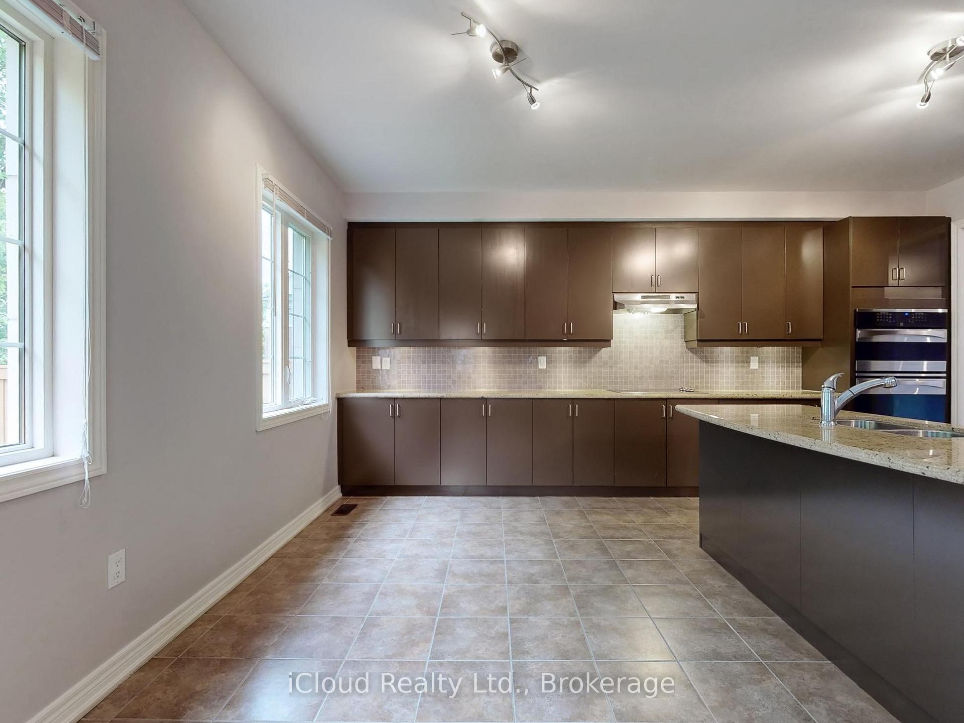 Photo 7 of 1292 Mccron Crescent E, Newmarket, Stonehaven-Wyndham — HOMEH