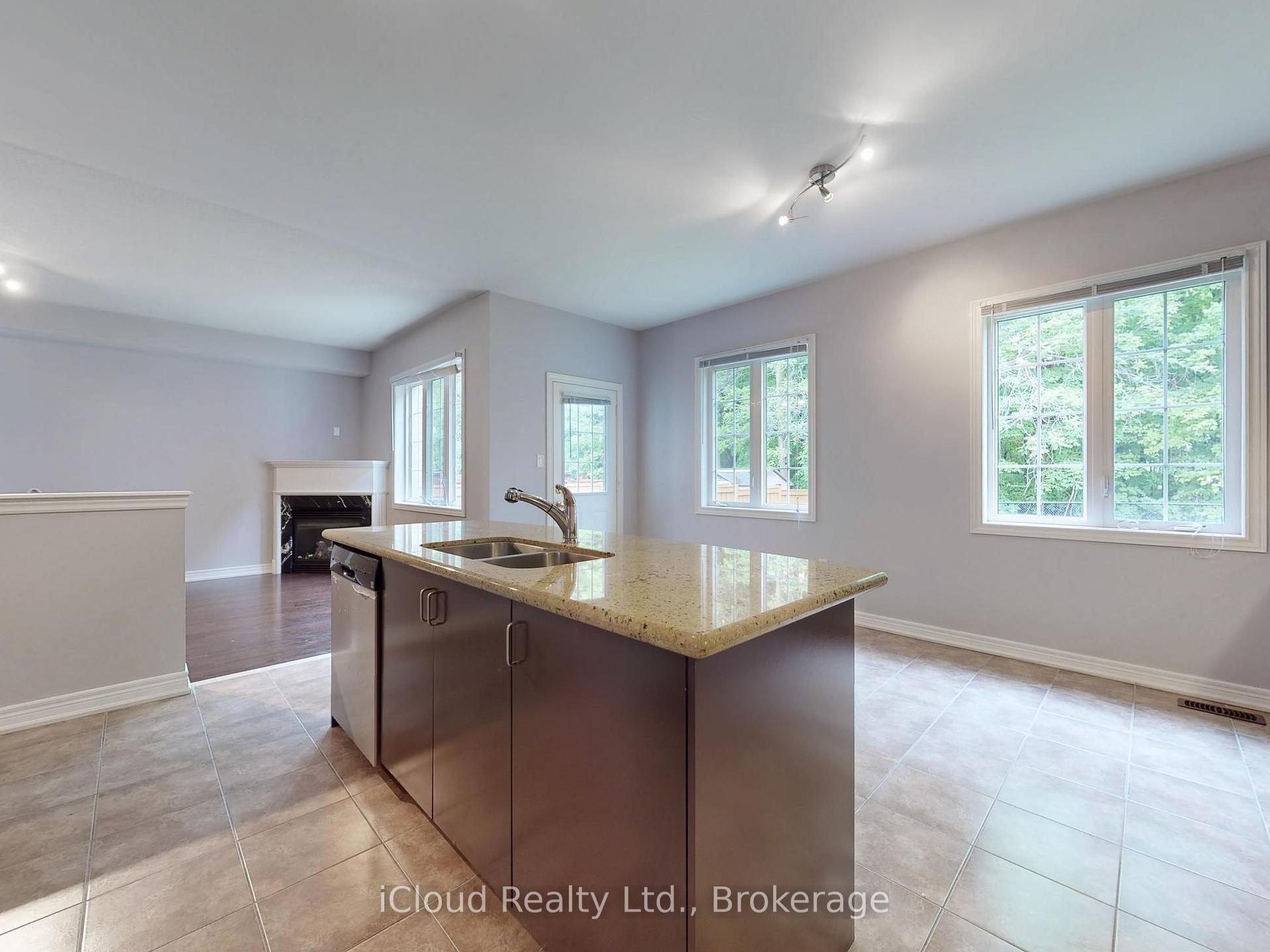 Photo 8 of 1292 Mccron Crescent E, Newmarket, Stonehaven-Wyndham — HOMEH