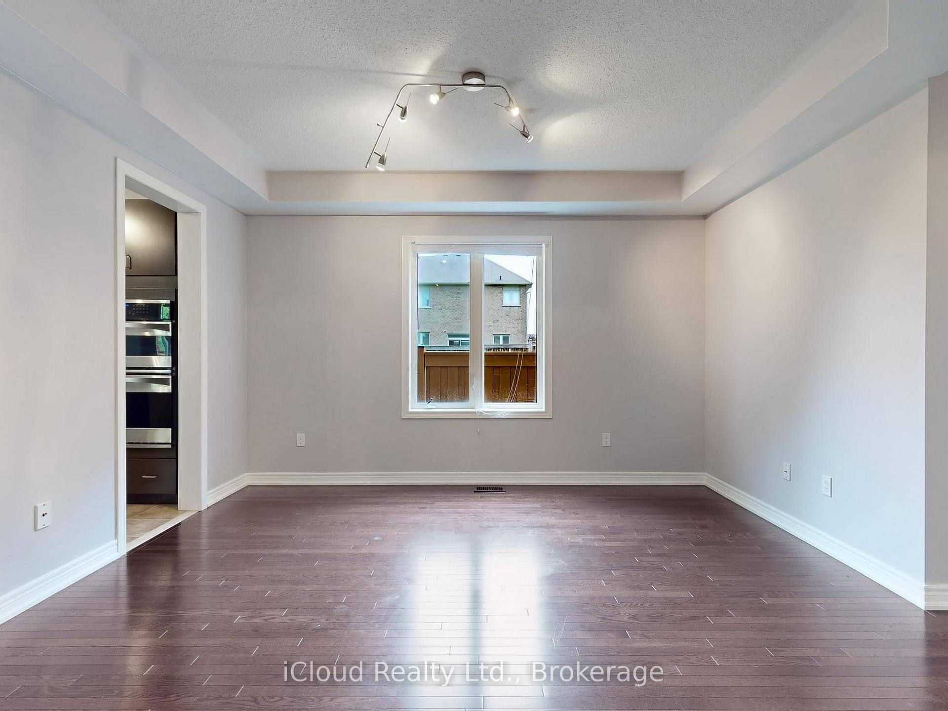Photo 14 of 1292 Mccron Crescent E, Newmarket, Stonehaven-Wyndham — HOMEH