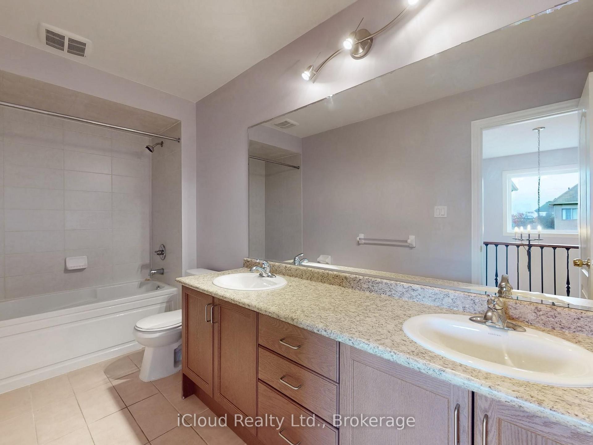 Photo 32 of 1292 Mccron Crescent E, Newmarket, Stonehaven-Wyndham — HOMEH