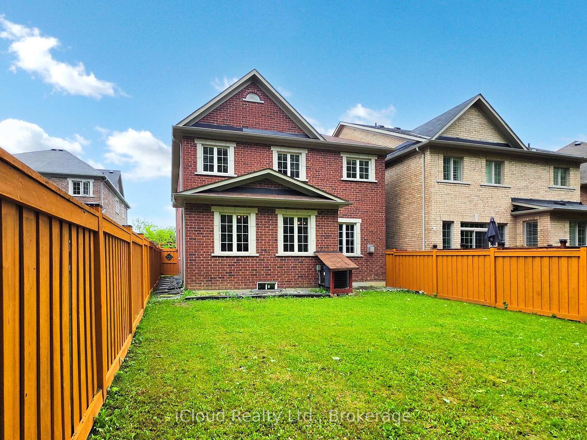 Photo 34 of 1292 Mccron Crescent E, Newmarket, Stonehaven-Wyndham — HOMEH