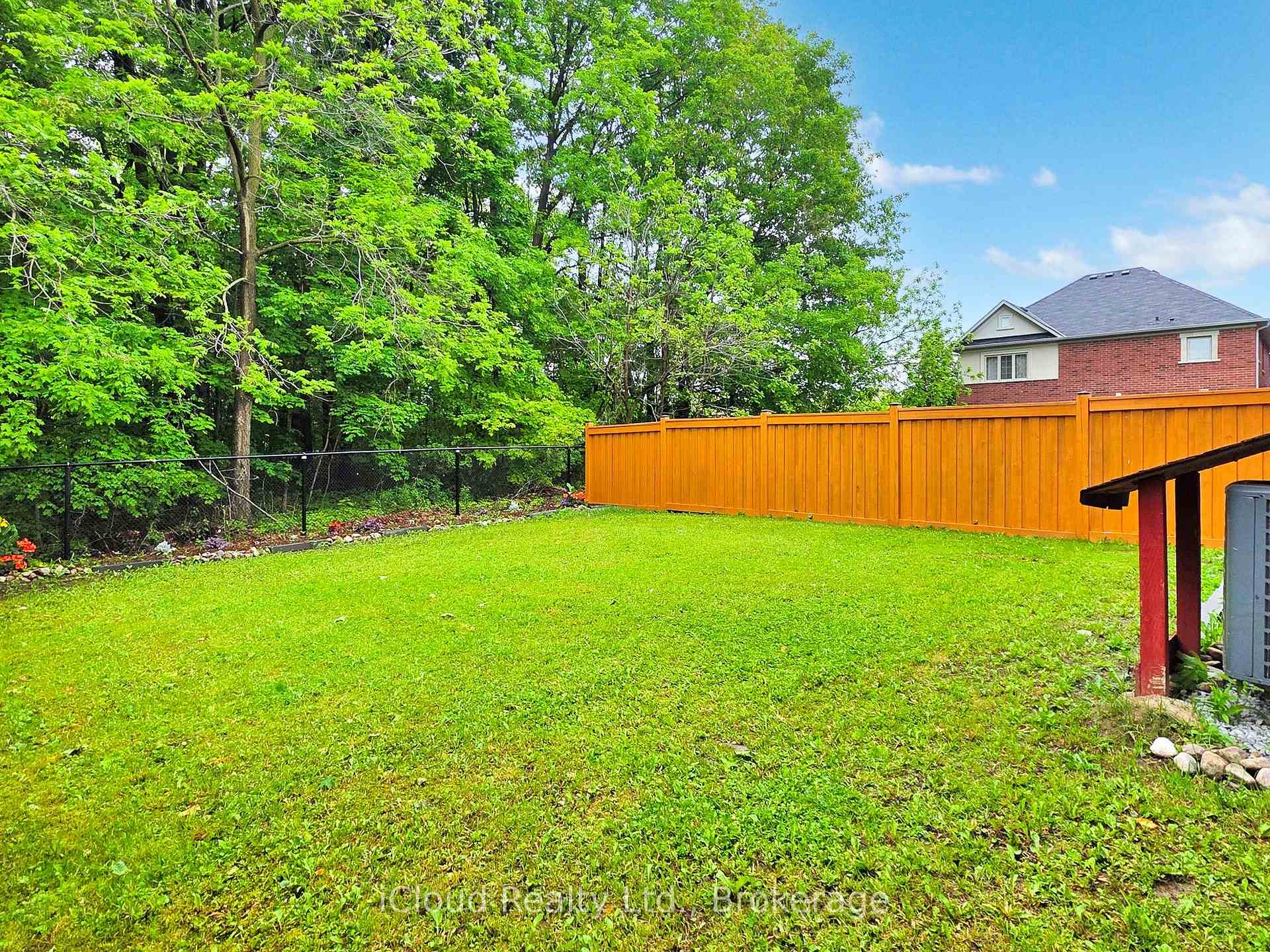 Photo 35 of 1292 Mccron Crescent E, Newmarket, Stonehaven-Wyndham — HOMEH