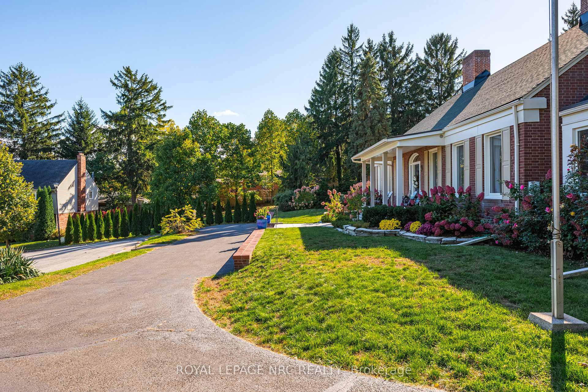 Photo 3 of 9 Shaldan Lane, Pelham, Fonthill — HOMEH