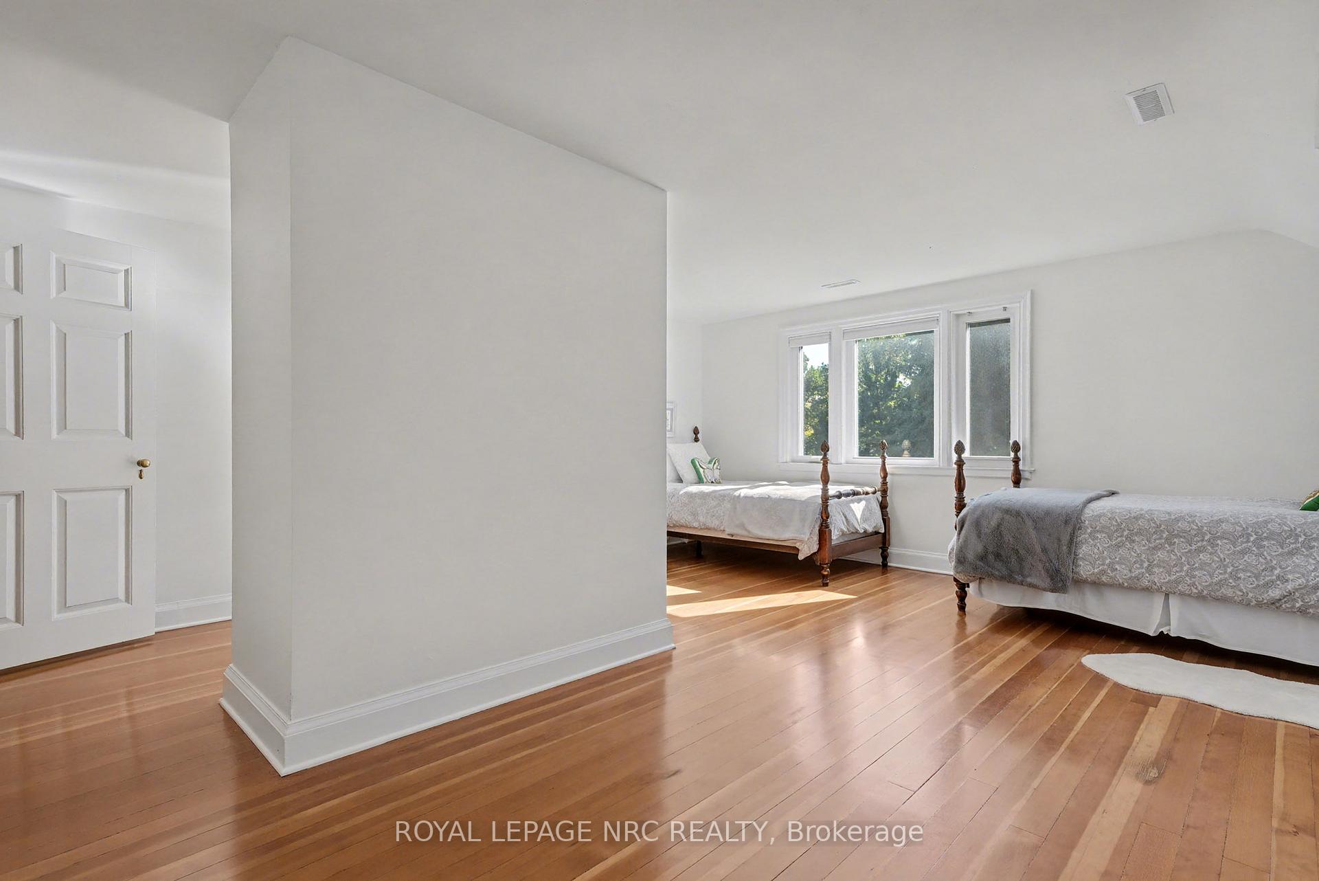 Photo 32 of 9 Shaldan Lane, Pelham, Fonthill — HOMEH